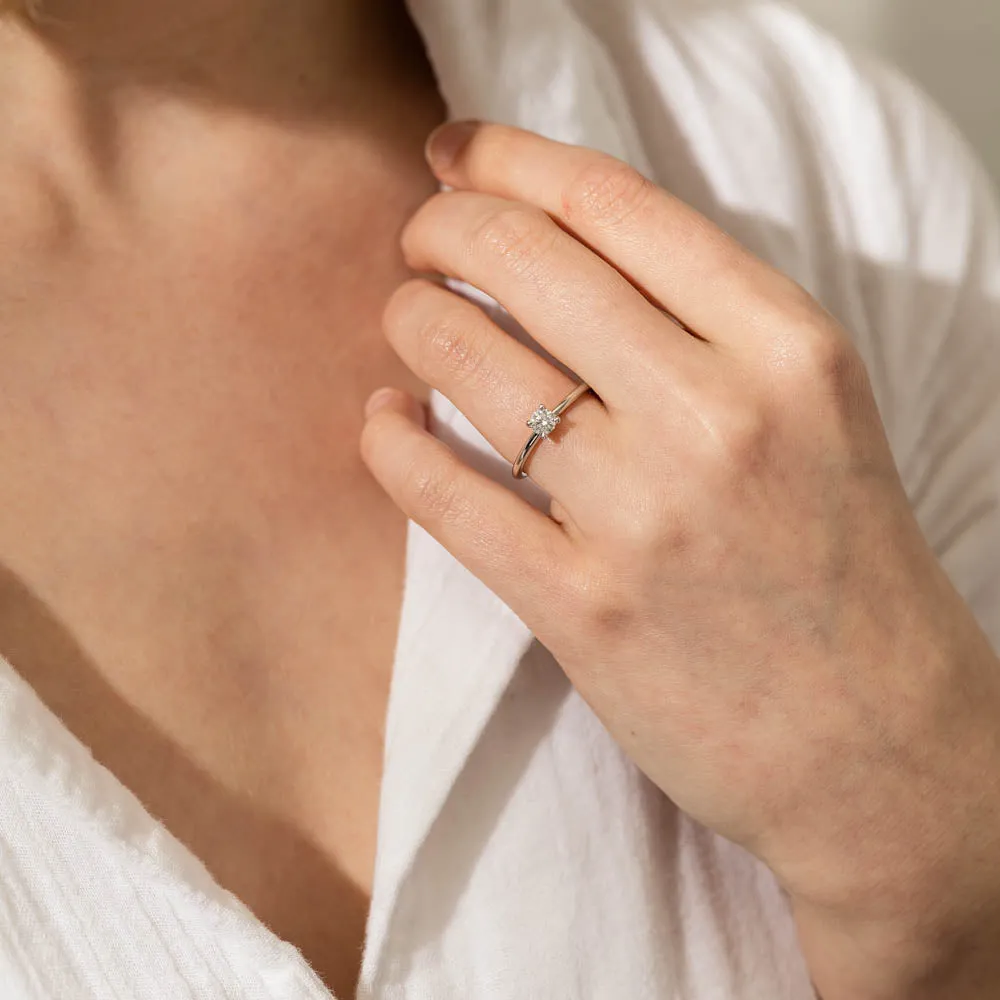 18ct White Gold .30ct Diamond Melba Ring