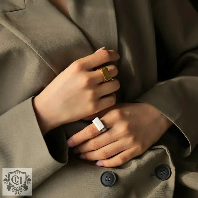18k Gold Rectangular Versatile Ring