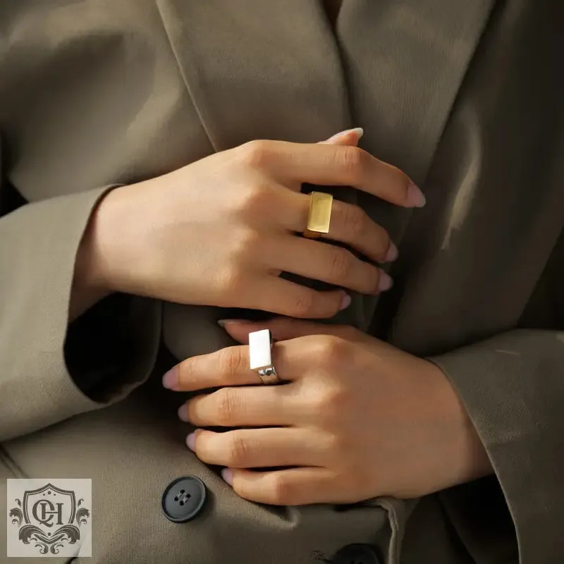 18k Gold Rectangular Versatile Ring