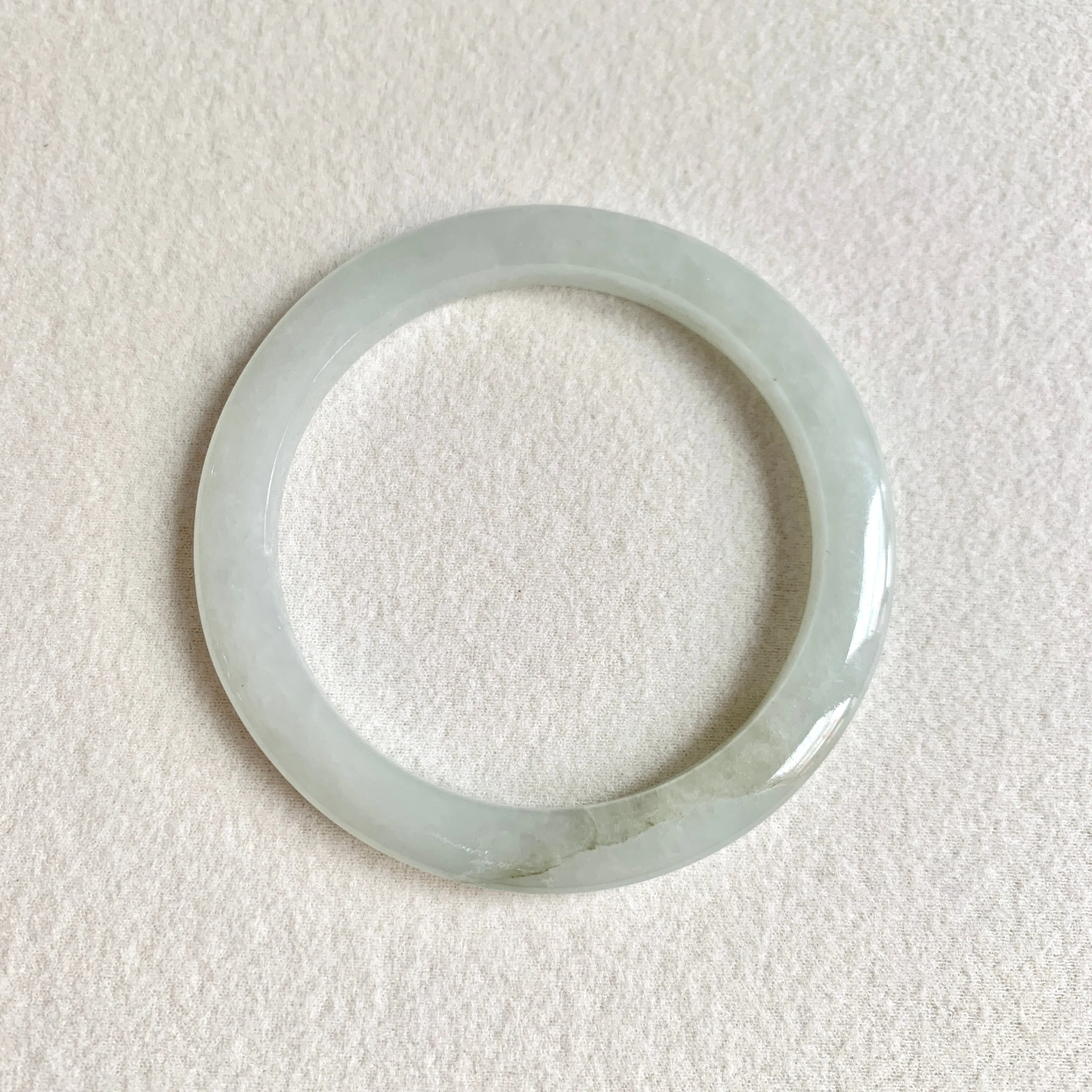 52.5mm A-Grade Natural Light Green Modern Round Bangle No. 600149