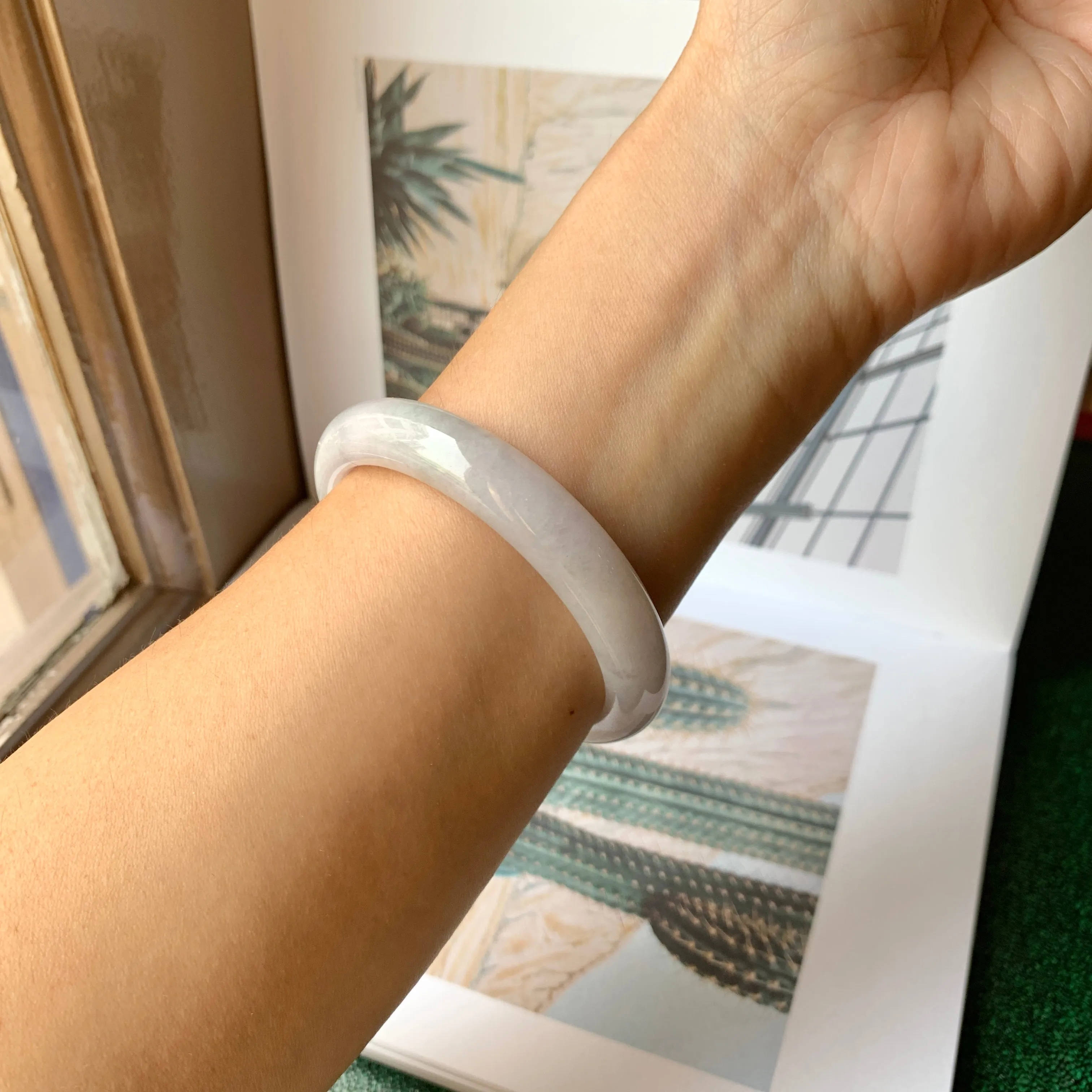 53.1mm A-Grade Natural Light Lavender Green Jadeite Modern Round Bangle No.330087