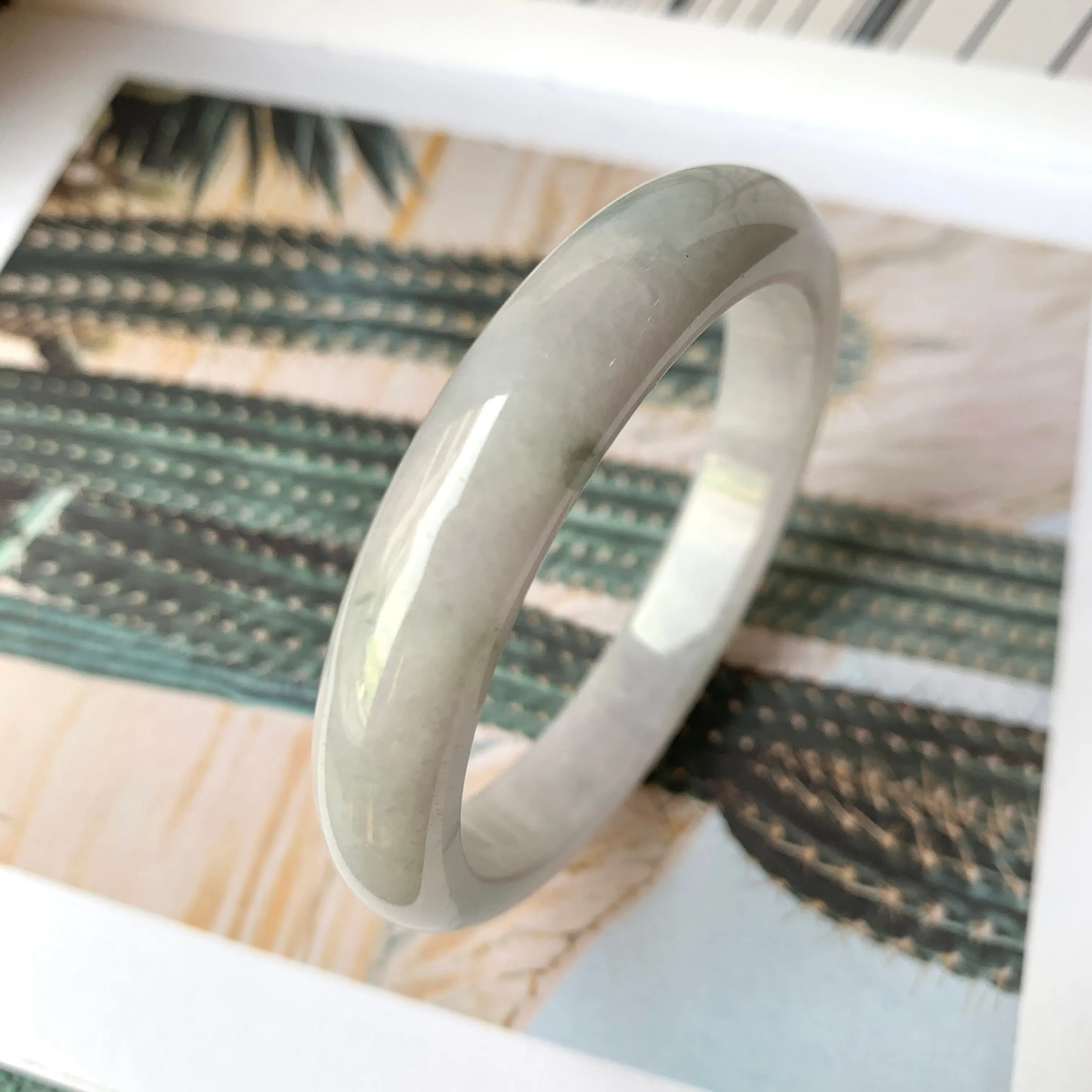 53.1mm A-Grade Natural Light Lavender Green Jadeite Modern Round Bangle No.330087