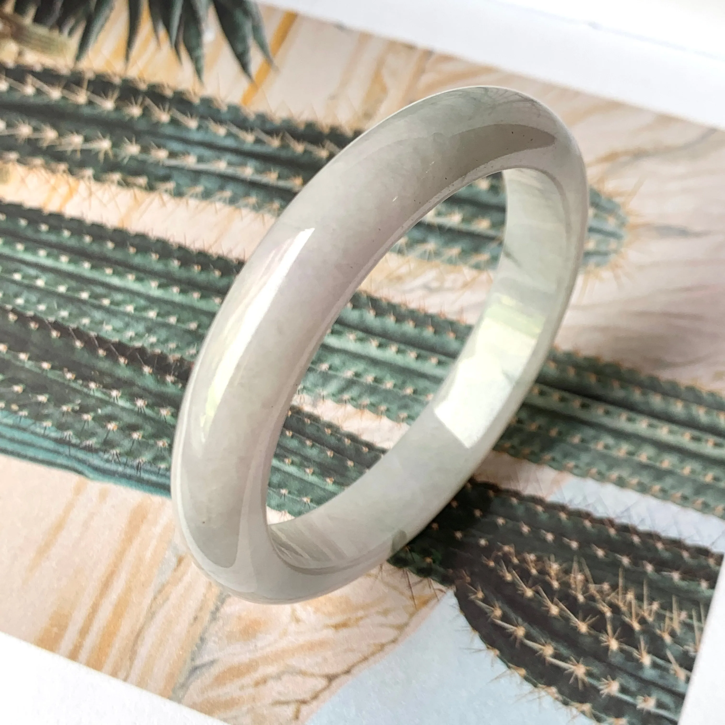 53.1mm A-Grade Natural Light Lavender Green Jadeite Modern Round Bangle No.330087