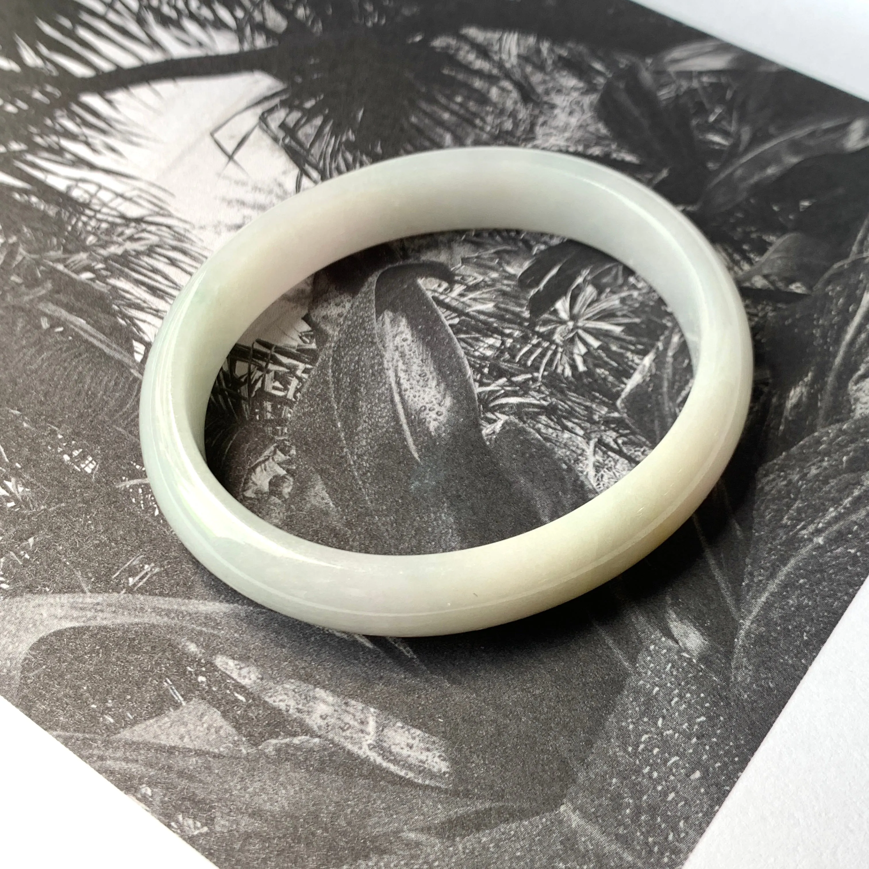 53.1mm A-Grade Natural Tri-Colour Jadeite Modern Oval Bangle No.330091