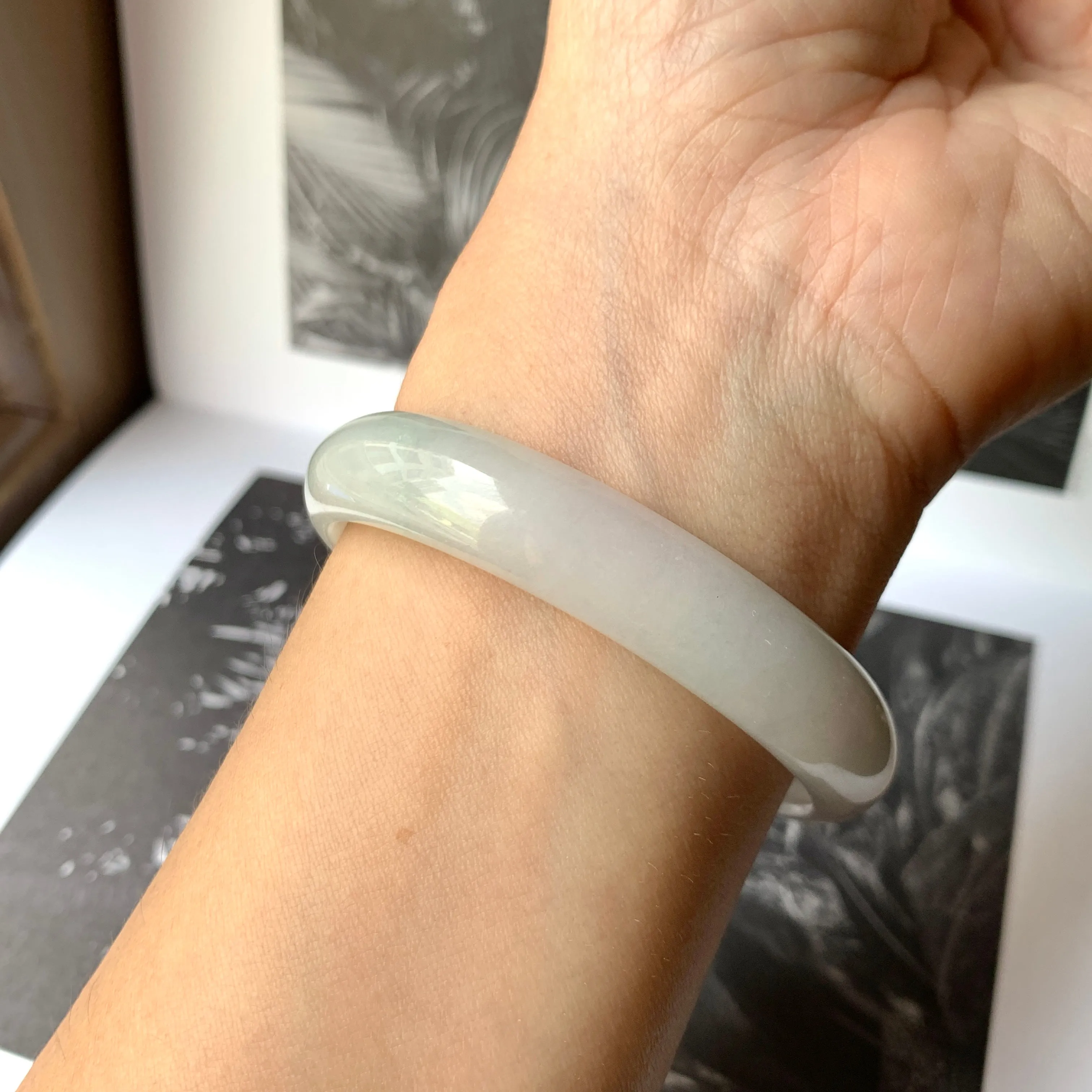 53.1mm A-Grade Natural Tri-Colour Jadeite Modern Oval Bangle No.330091