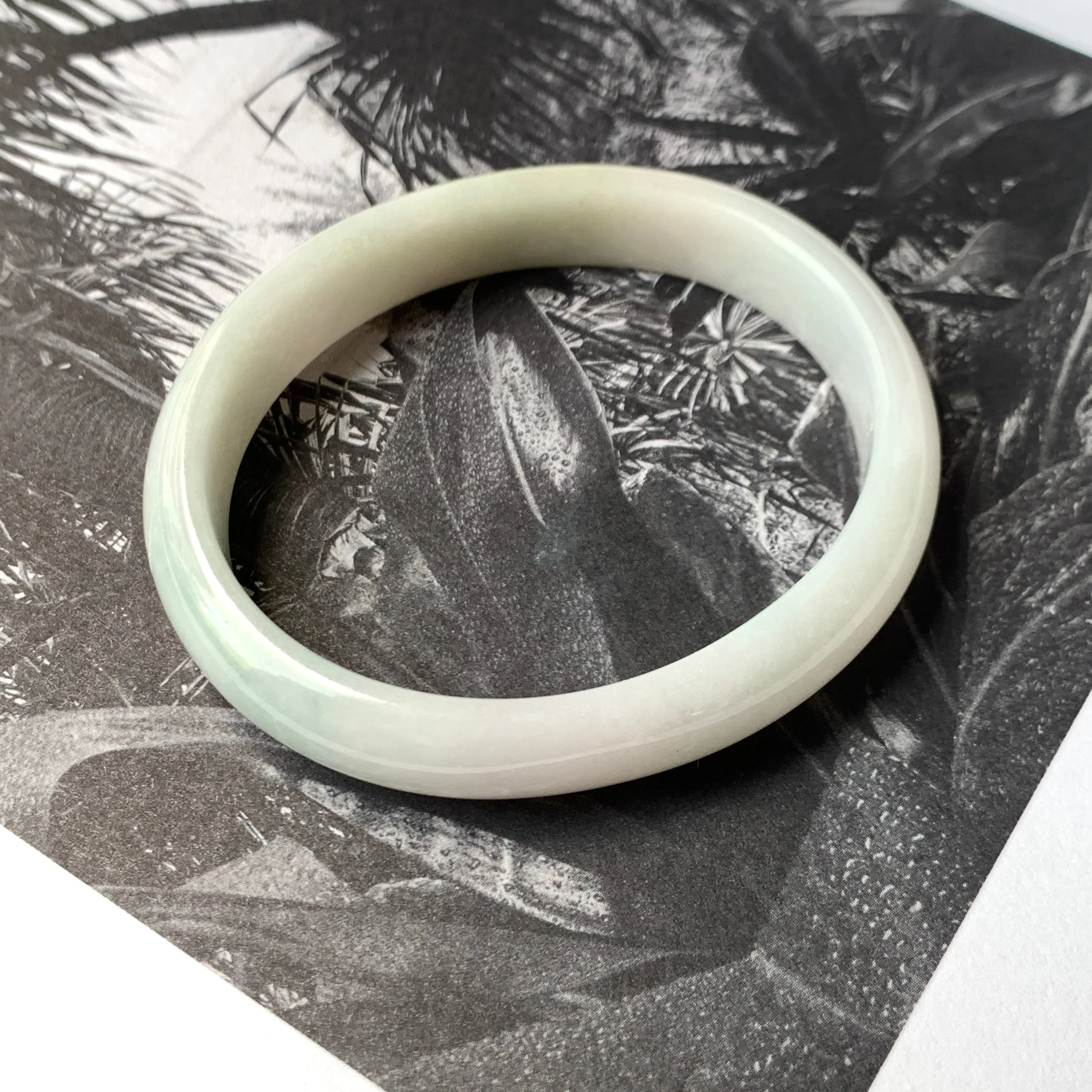 53.1mm A-Grade Natural Tri-Colour Jadeite Modern Oval Bangle No.330091
