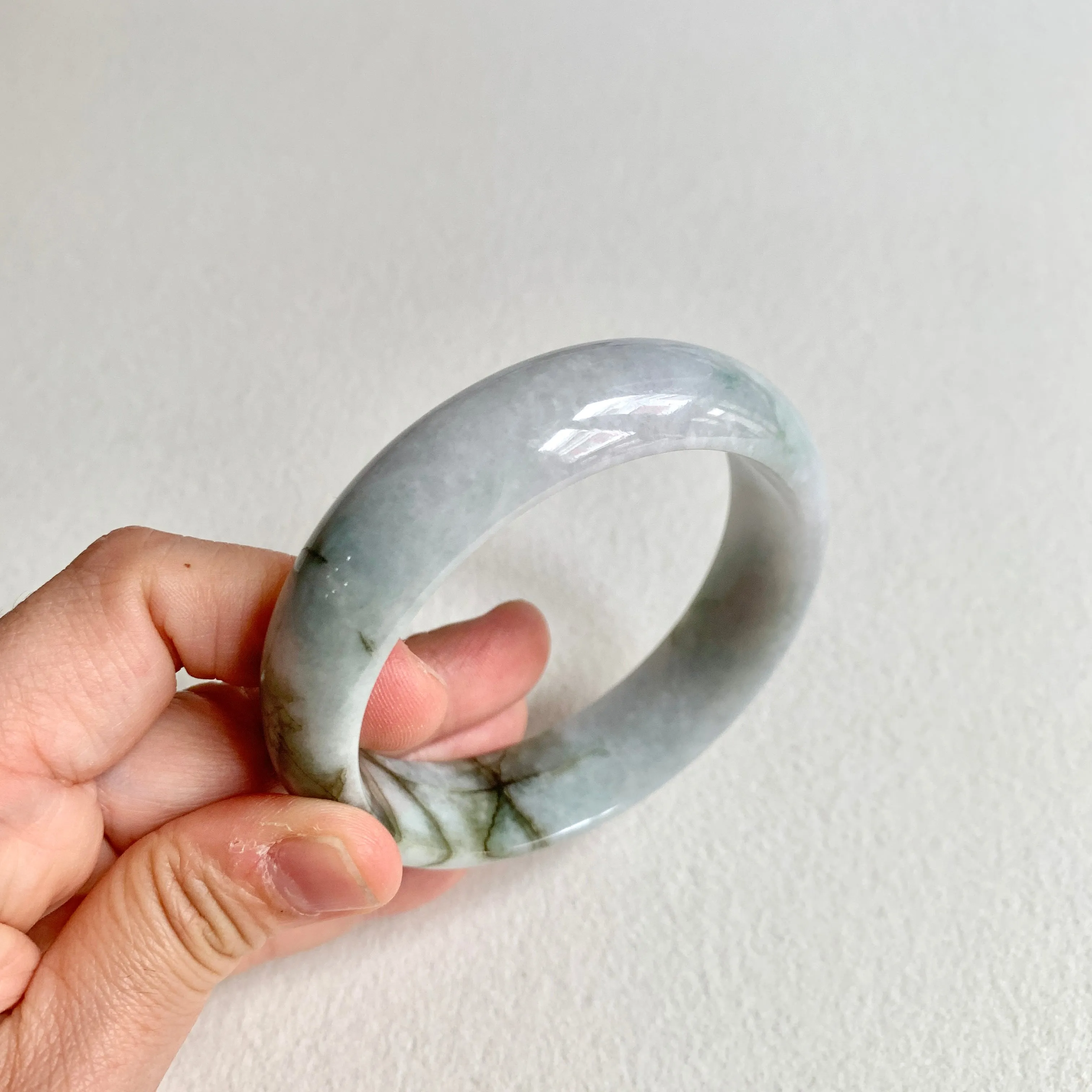 58.4mm A-Grade Natural Green Modern Round Bangle No. 600171