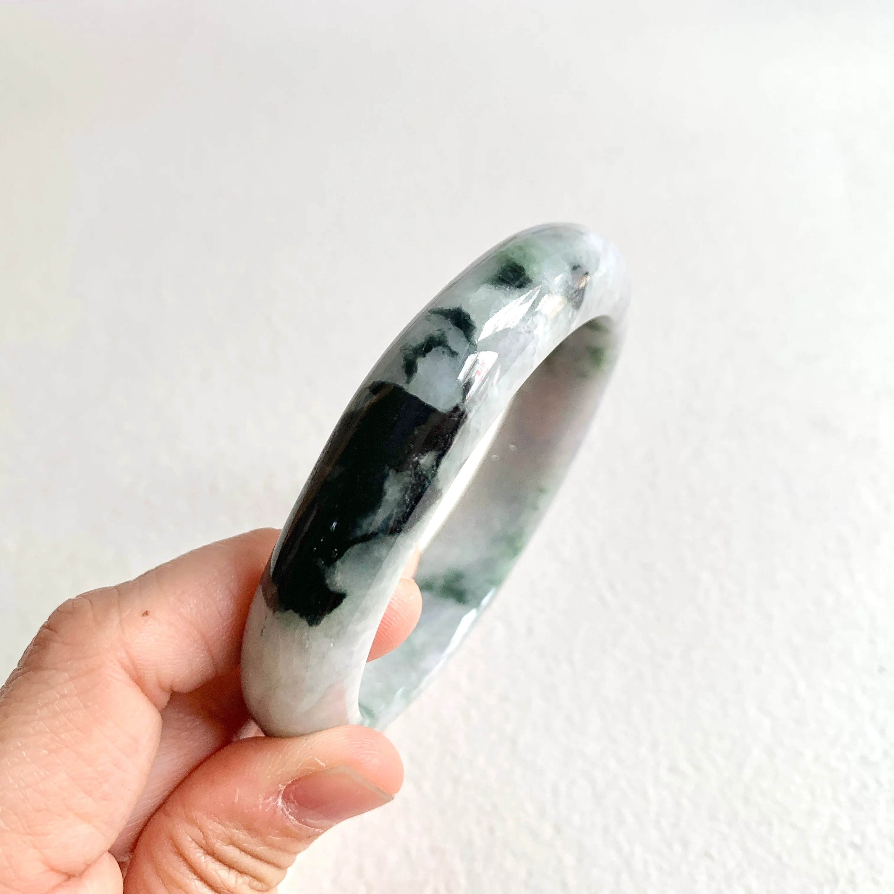 59.5mm A-Grade Natural Bluish Floral Modern Round Bangle No. 600173