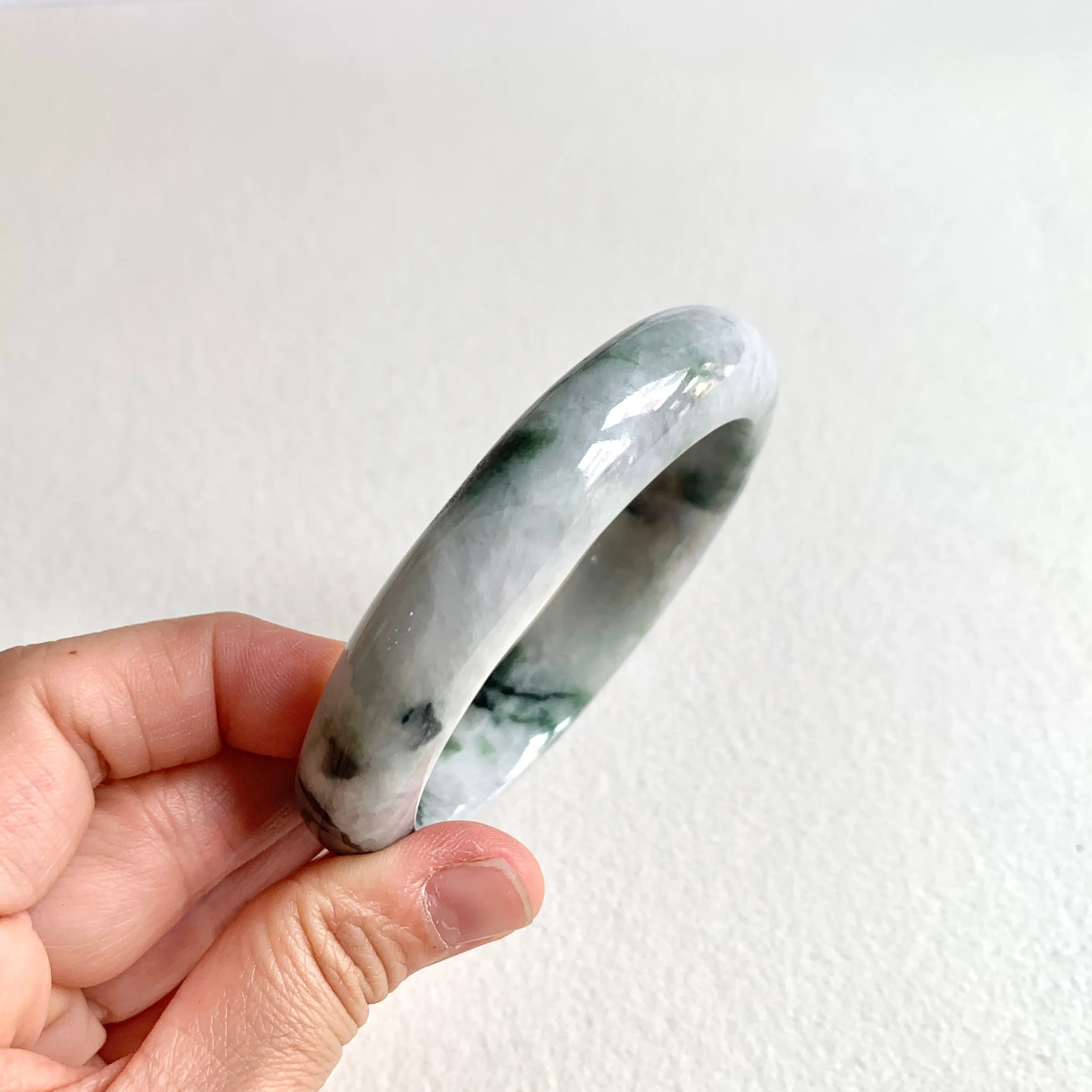59.5mm A-Grade Natural Bluish Floral Modern Round Bangle No. 600173