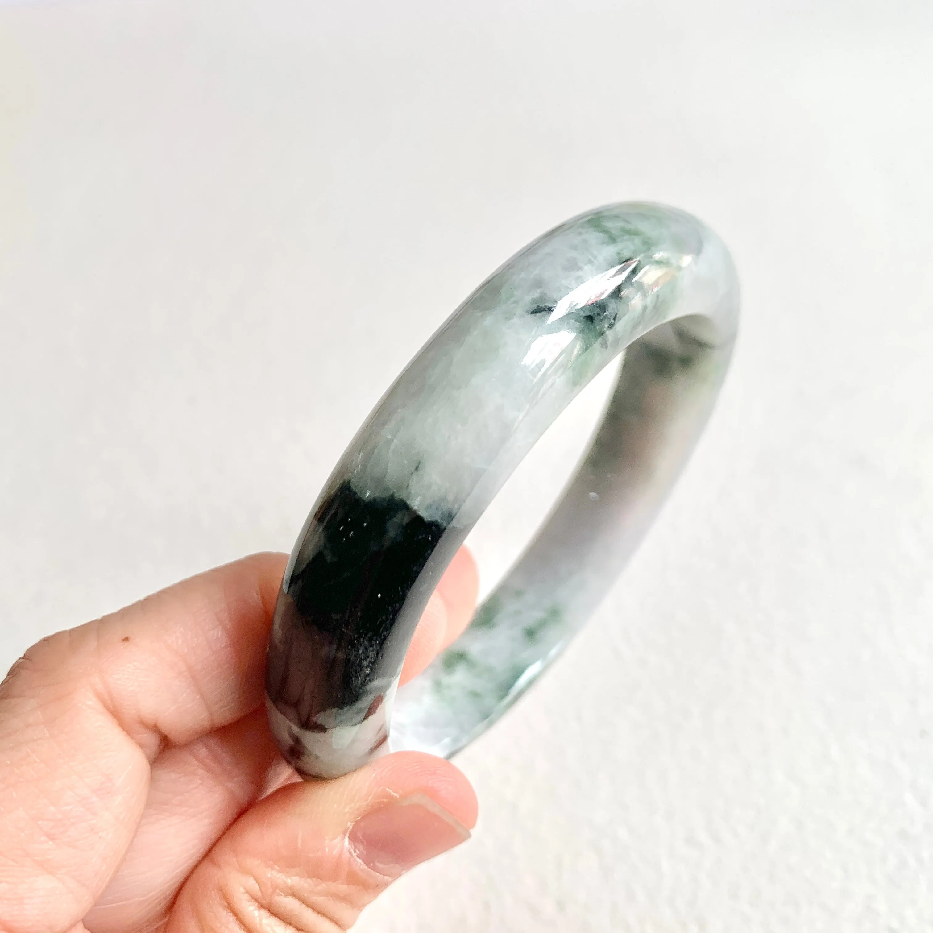 59.5mm A-Grade Natural Bluish Floral Modern Round Bangle No. 600173