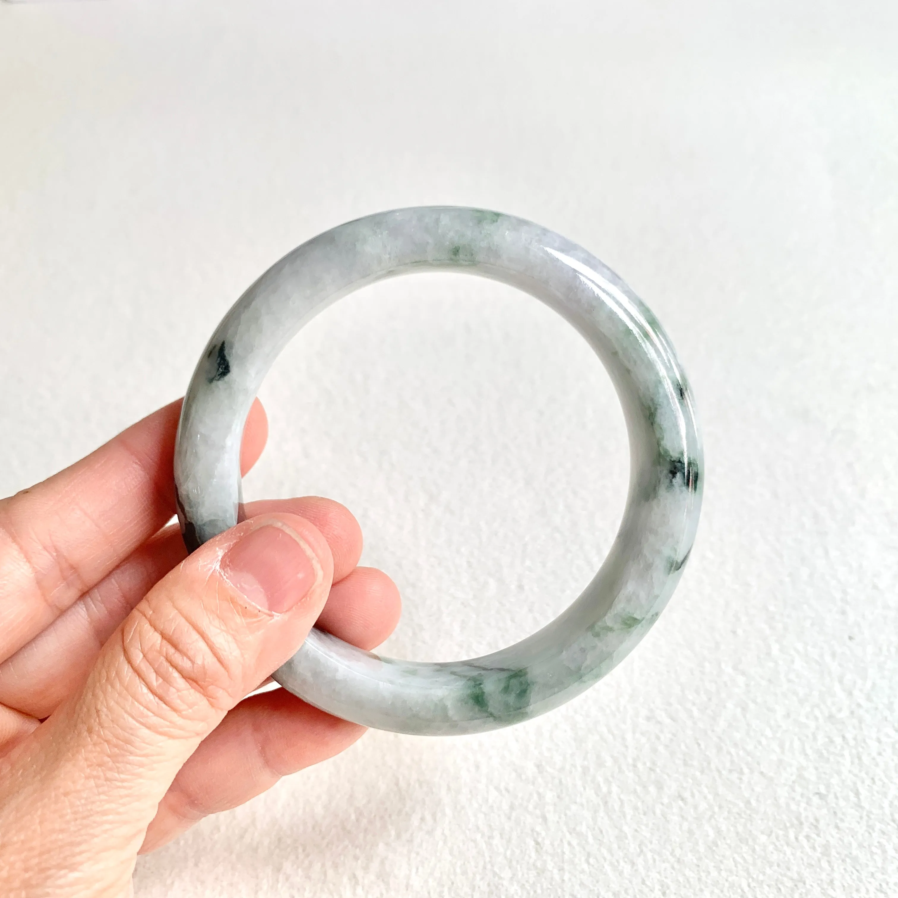 59.5mm A-Grade Natural Bluish Floral Modern Round Bangle No. 600173