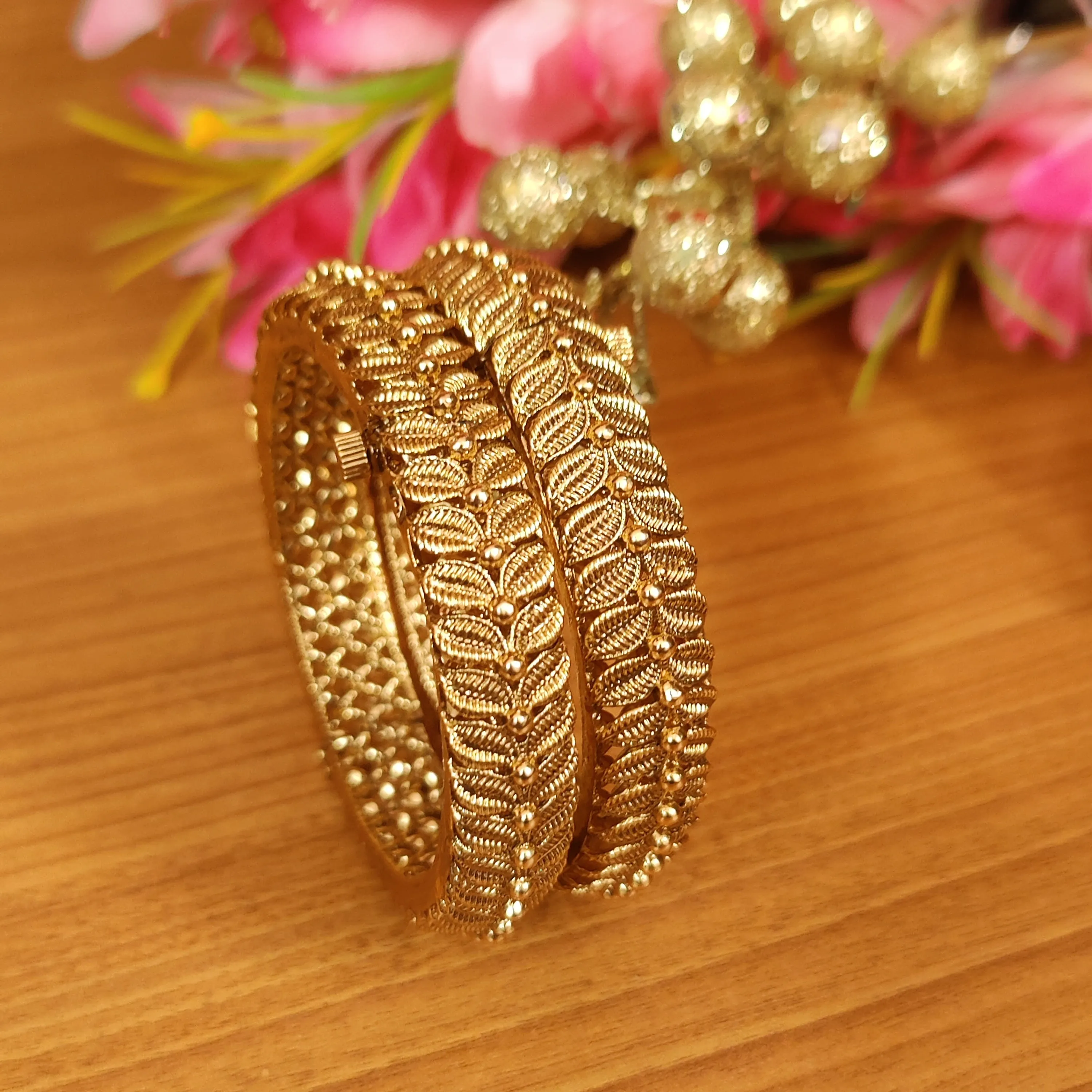 ANTIQUE GOLD PLATED LEAF PATTERN OPENABLE BANGLES