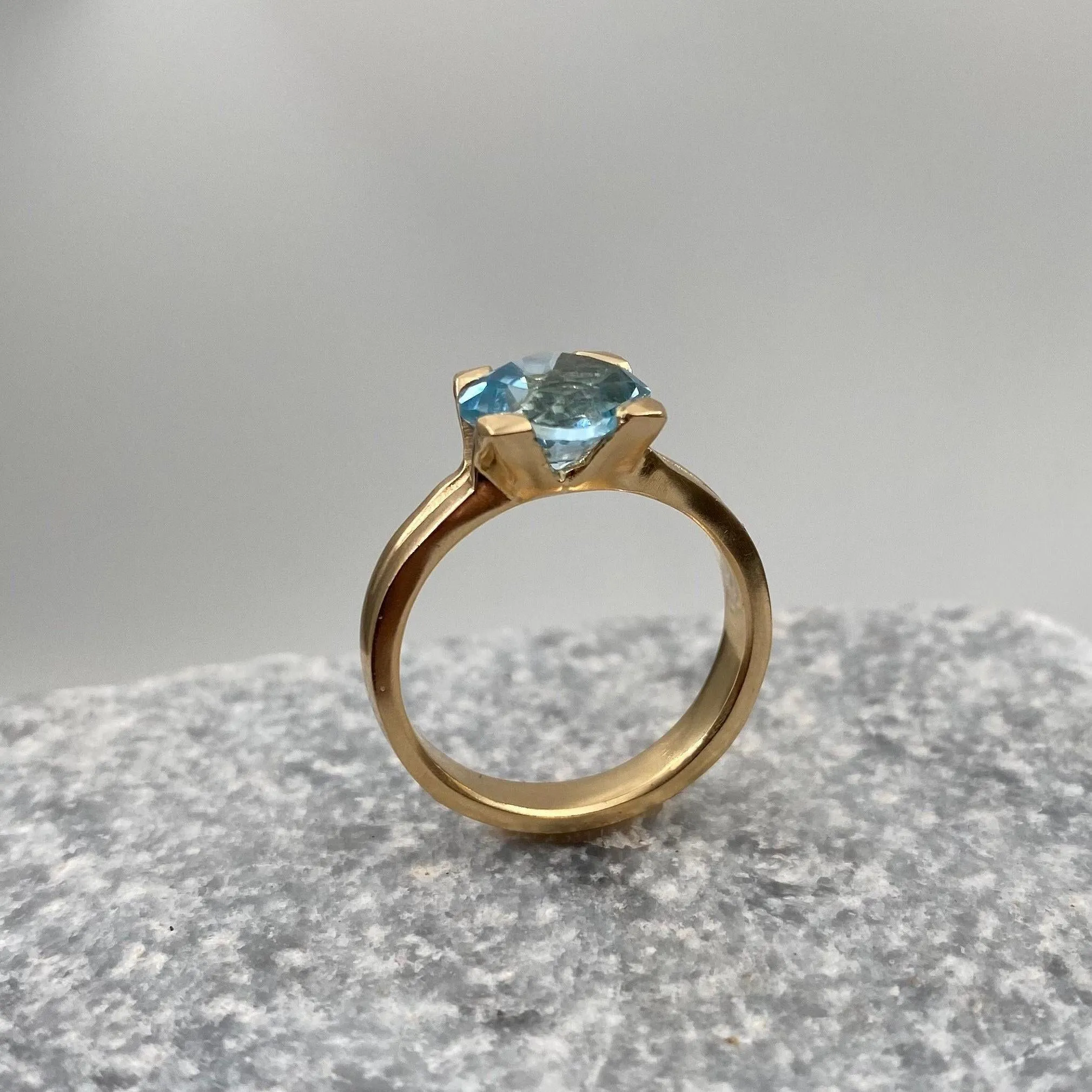 Blue Topaz Ring,Topaz Birthstone Ring,Bday Gifts for Women,Stone Ring,November Birthstone,Wedding Rings for Women,Engagement Ring