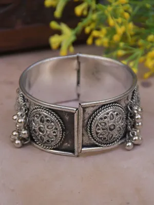 Bohemian Elegance: Oxidised Ghungroo Bangles for the Free-Spirited Fashionista