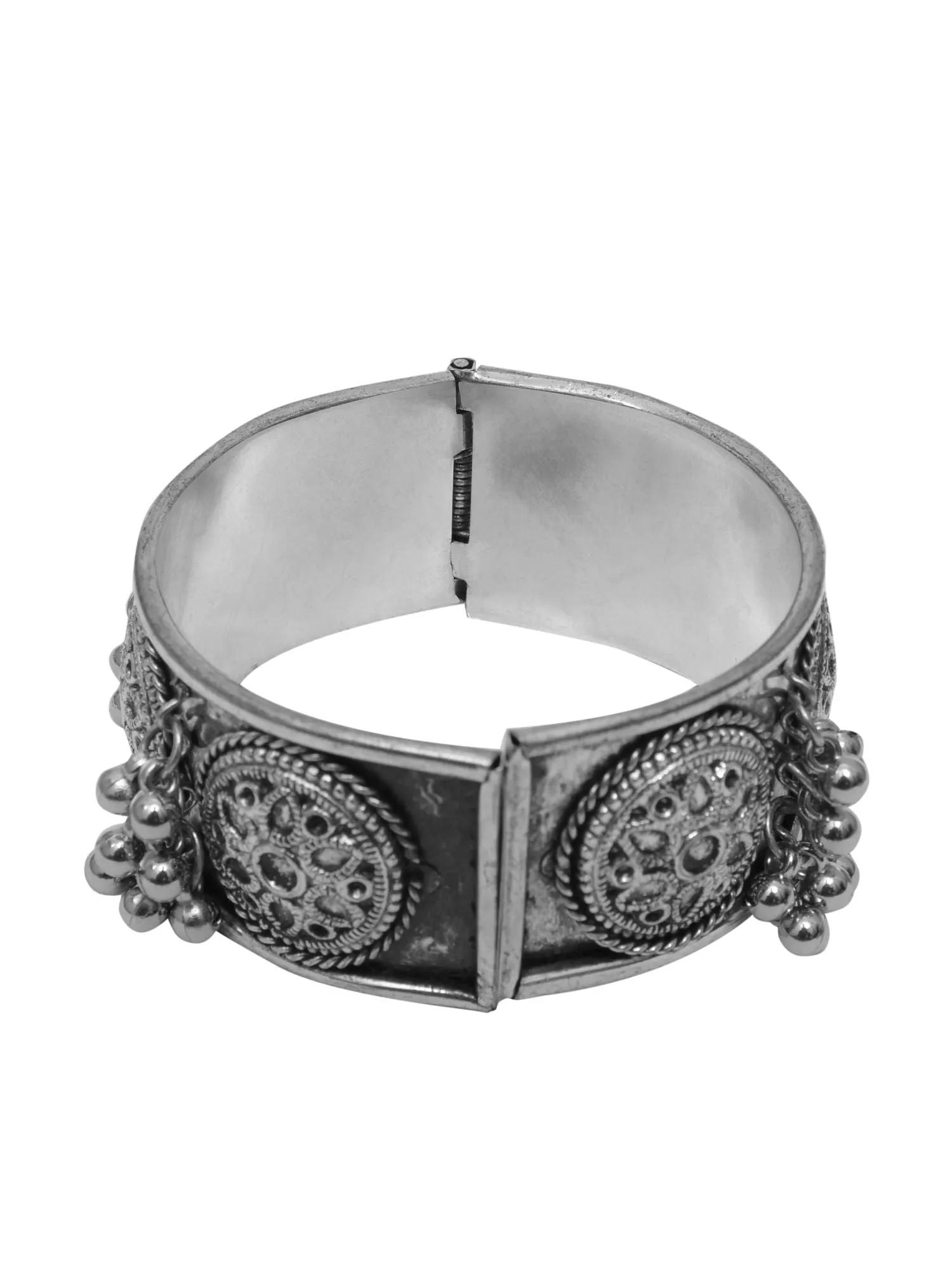 Bohemian Elegance: Oxidised Ghungroo Bangles for the Free-Spirited Fashionista