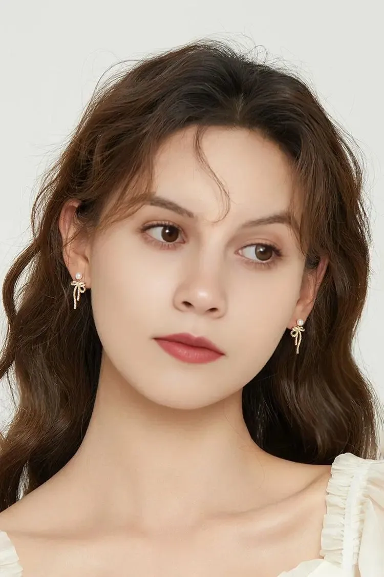 Bow Earrings with Pearl and Glimmer Gem