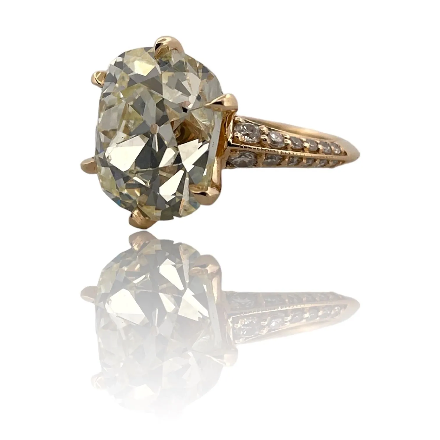 Dazzling 18K Yellow Gold Ring Adorned with Antique 10.08 Carat Natural Diamond