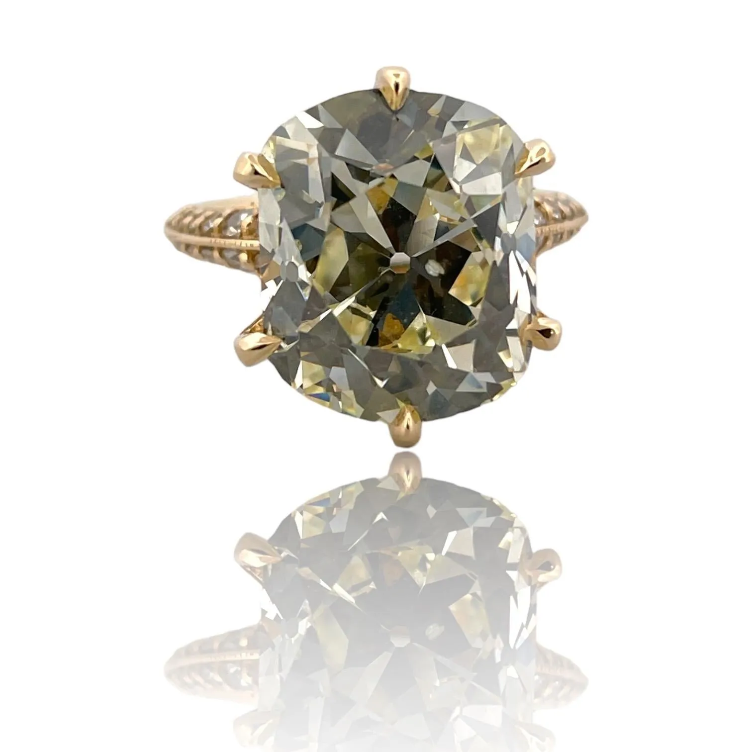 Dazzling 18K Yellow Gold Ring Adorned with Antique 10.08 Carat Natural Diamond