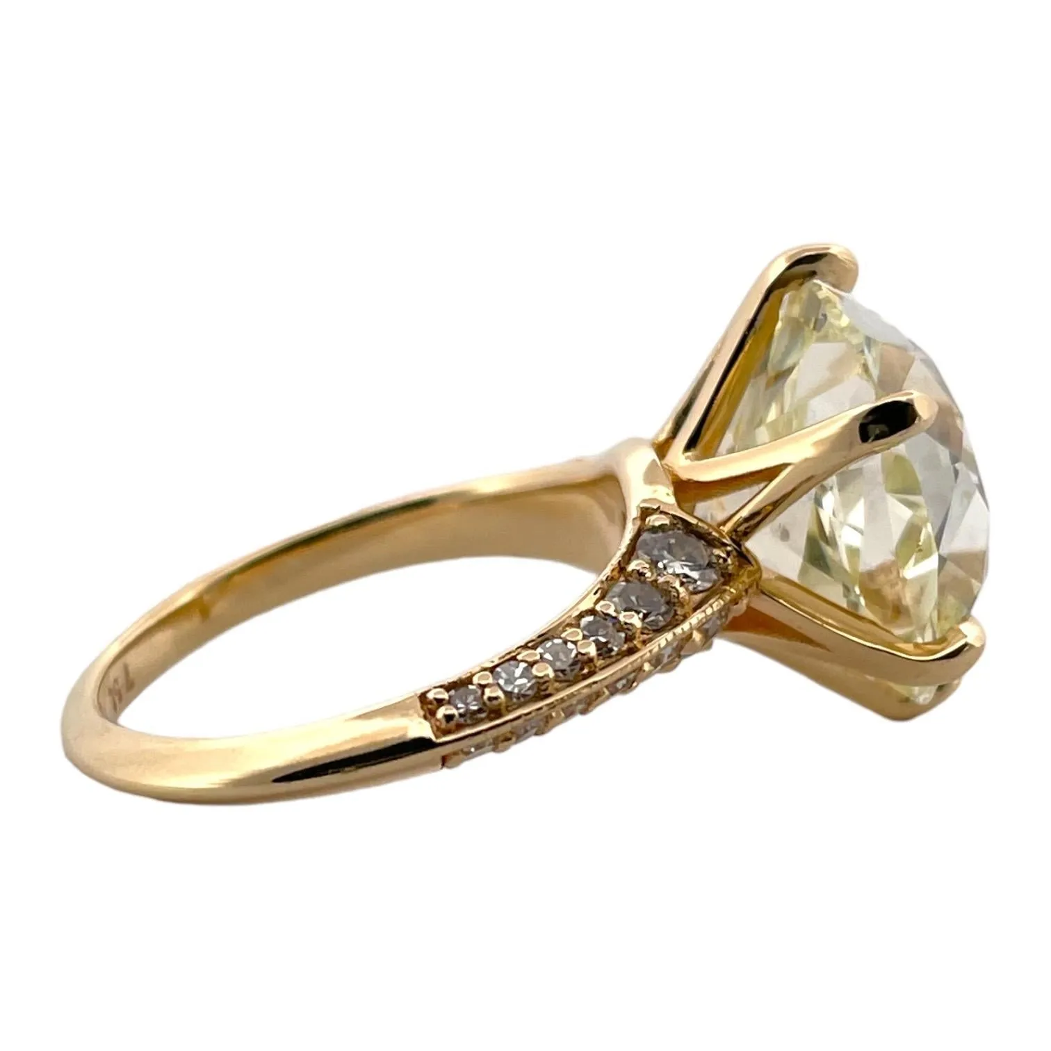 Dazzling 18K Yellow Gold Ring Adorned with Antique 10.08 Carat Natural Diamond