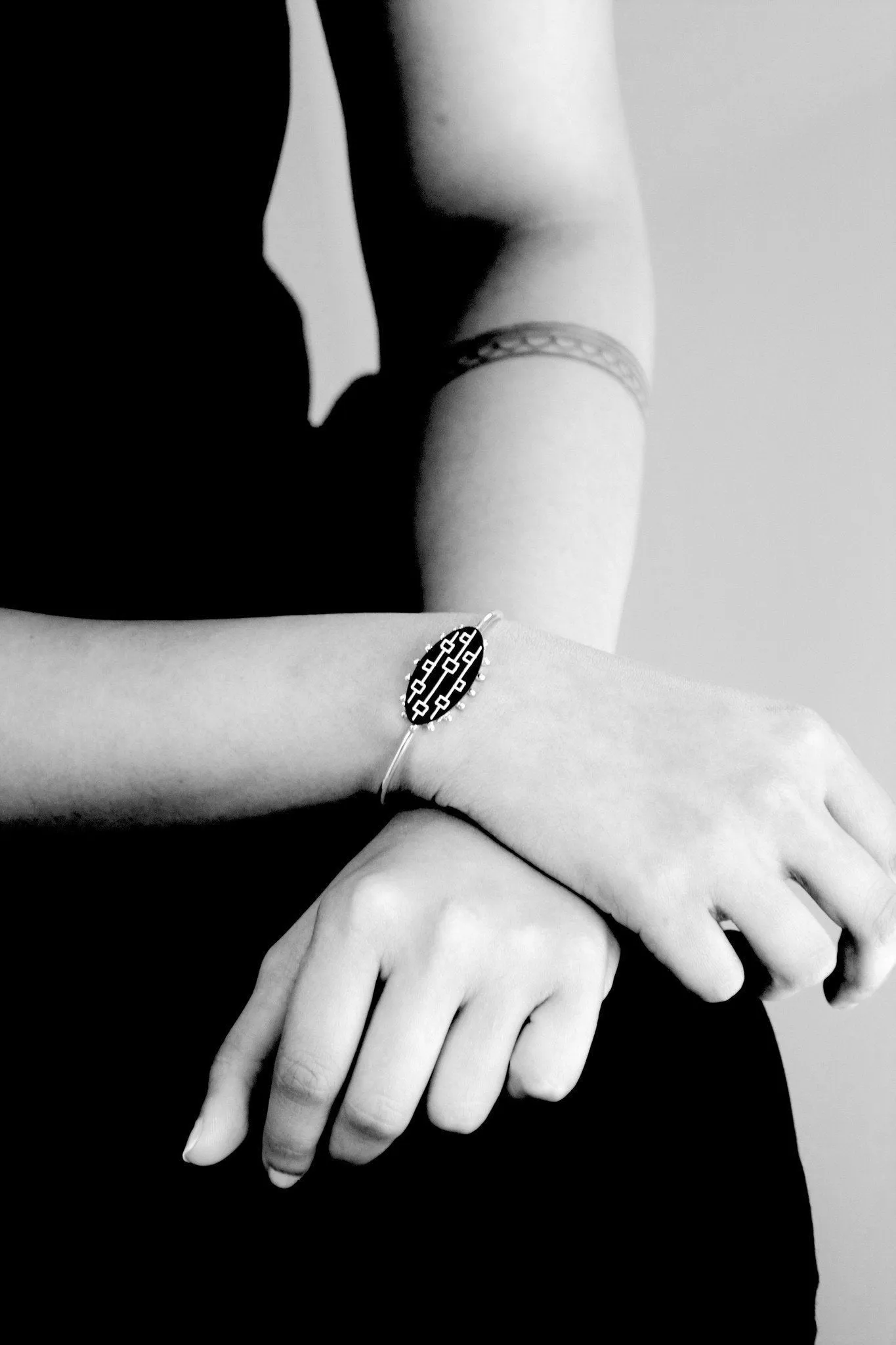Elegant oval Bidri bangle