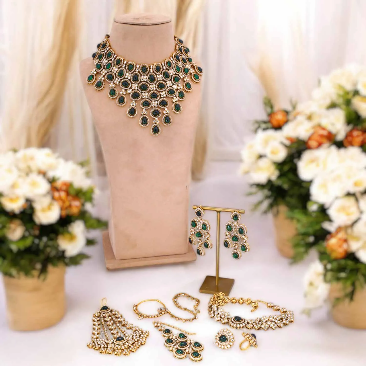 Emerald Madhura Semi-Bridal Jewellery Set