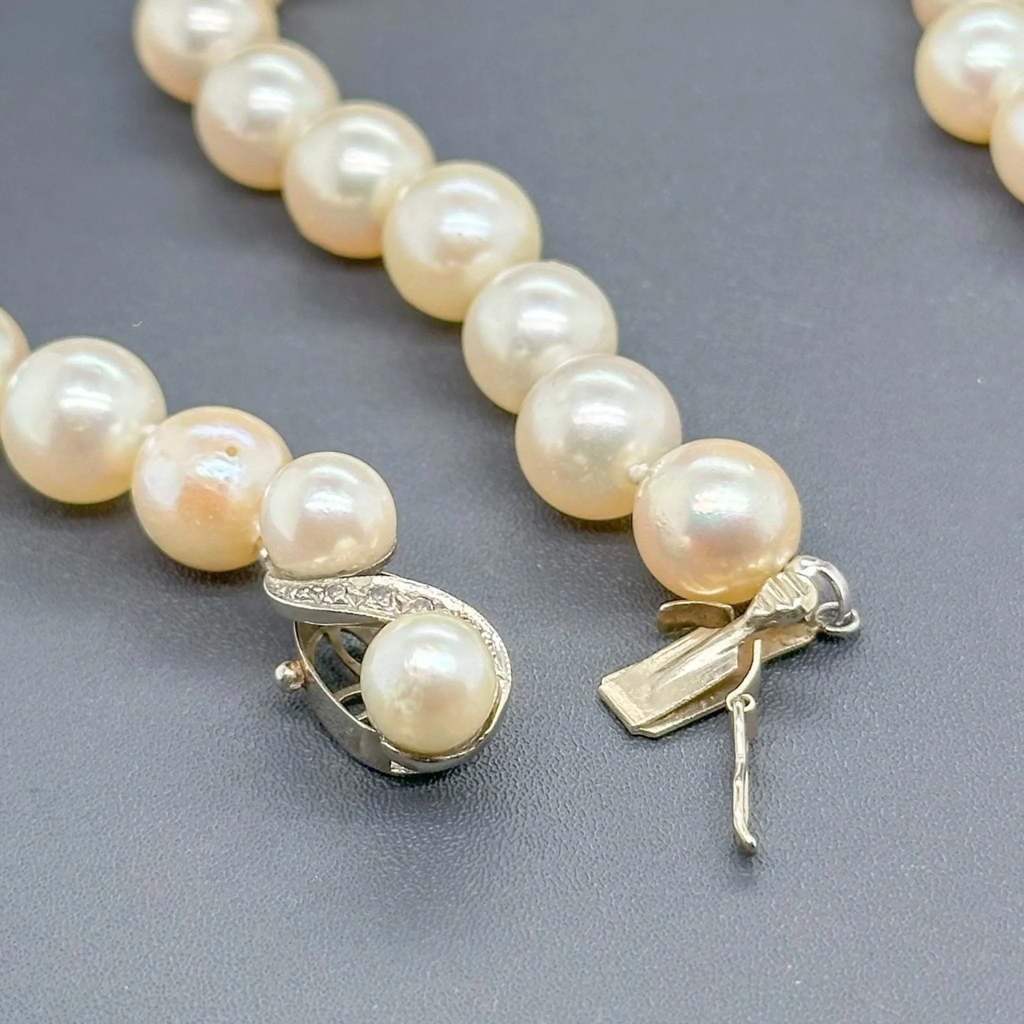 Estate 14K W Gold 8.5-9mm Akoya Pearl & 0.02cttw Diamond 18" Necklace