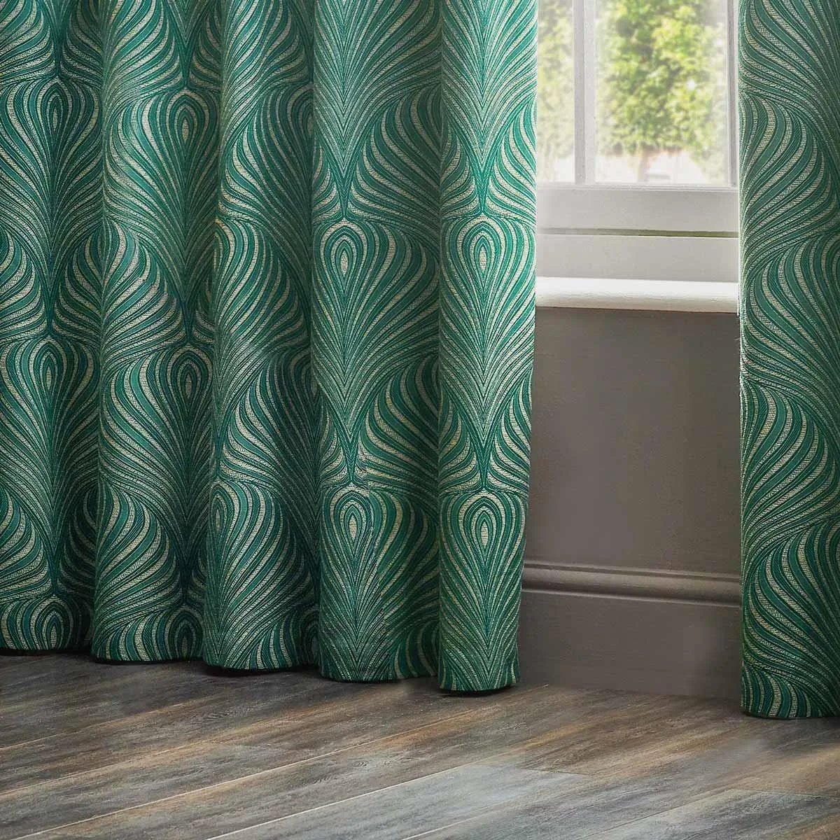 Gatsby Jacquard Lined Eyelet Curtains