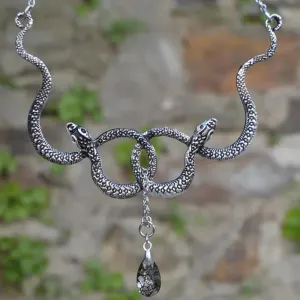 Intertwined Snakes With Poison Drop Necklace