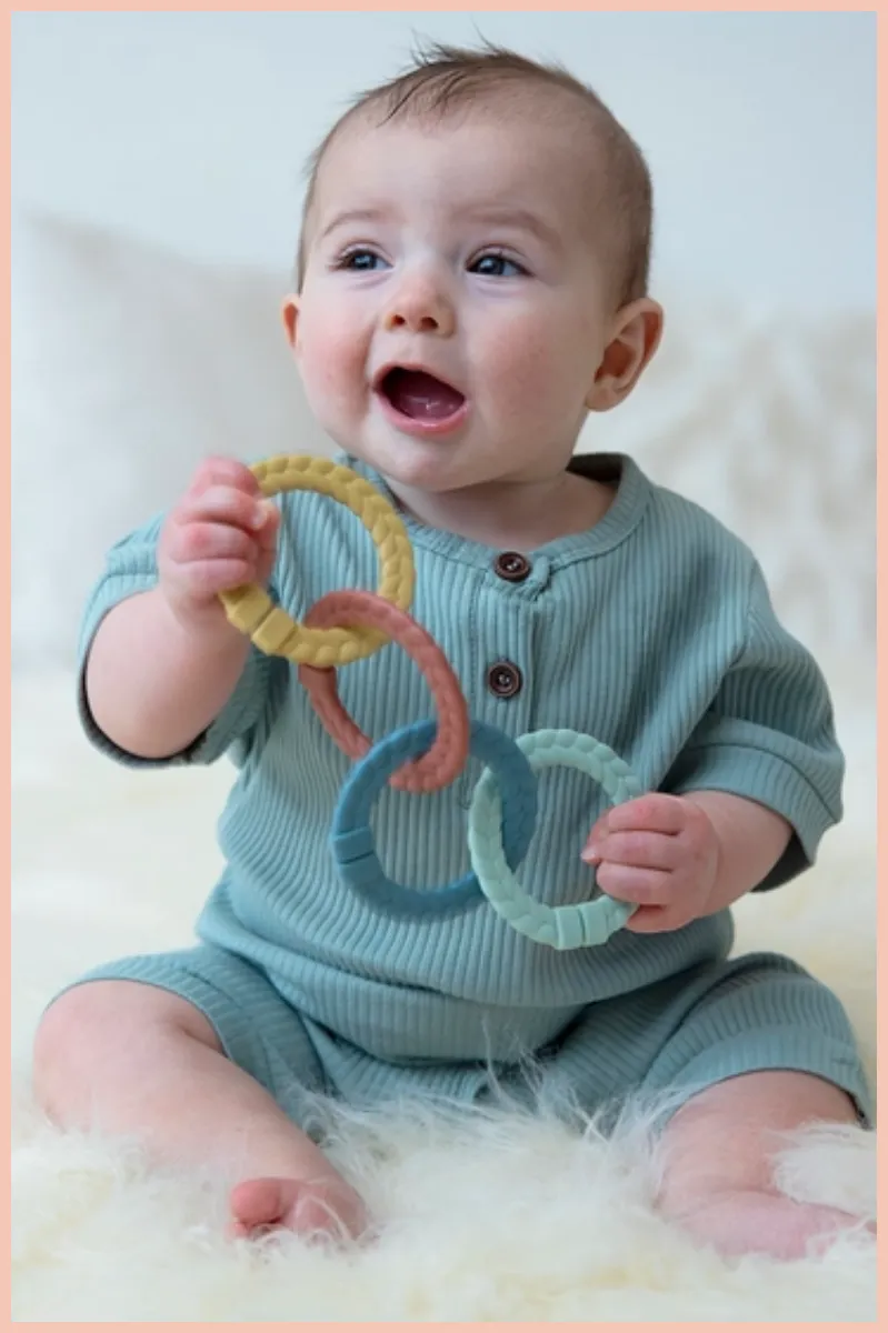Itzy Rings™ Linking Ring Set