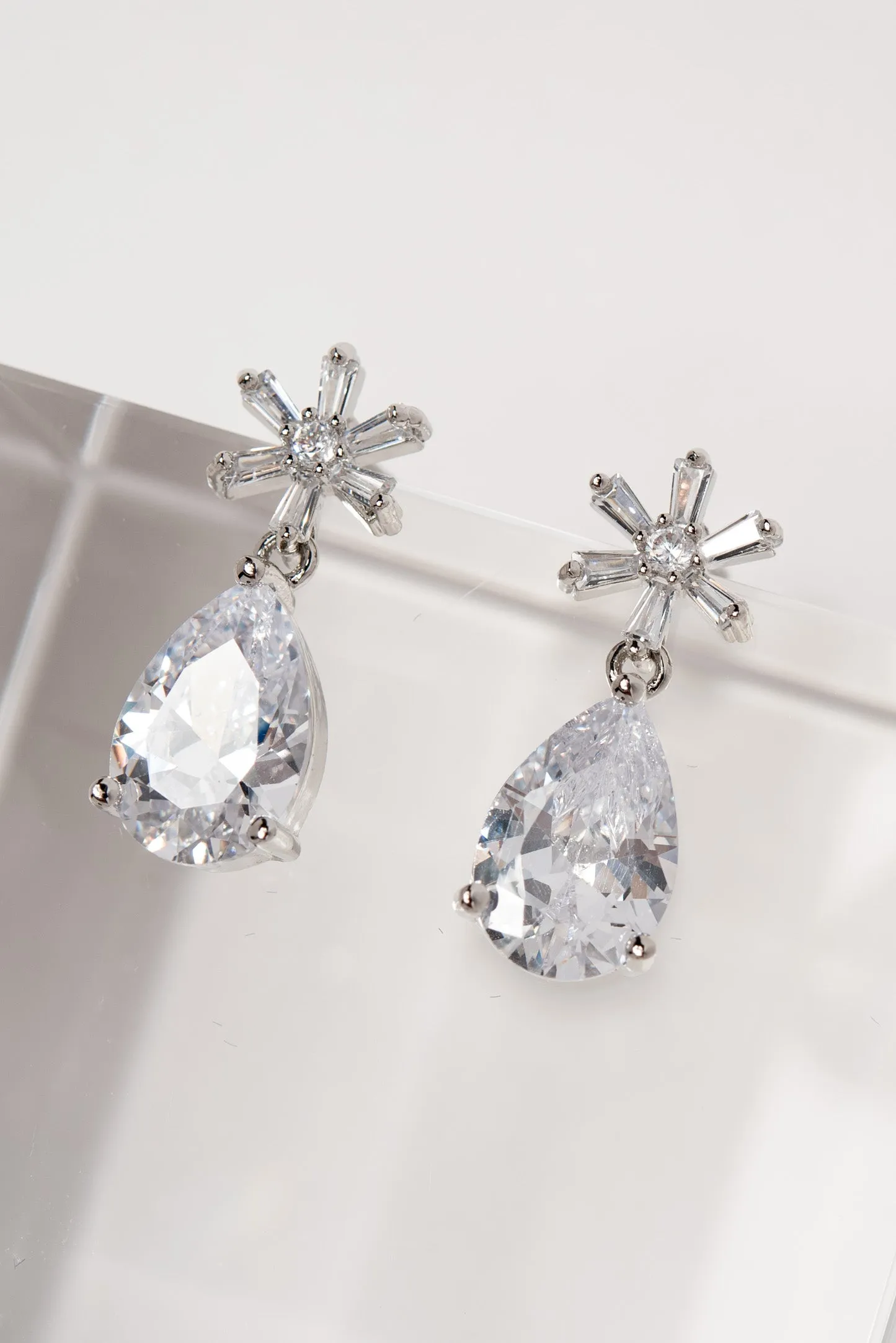 Jenna Glam Cubic Z Necklace Set - Silver