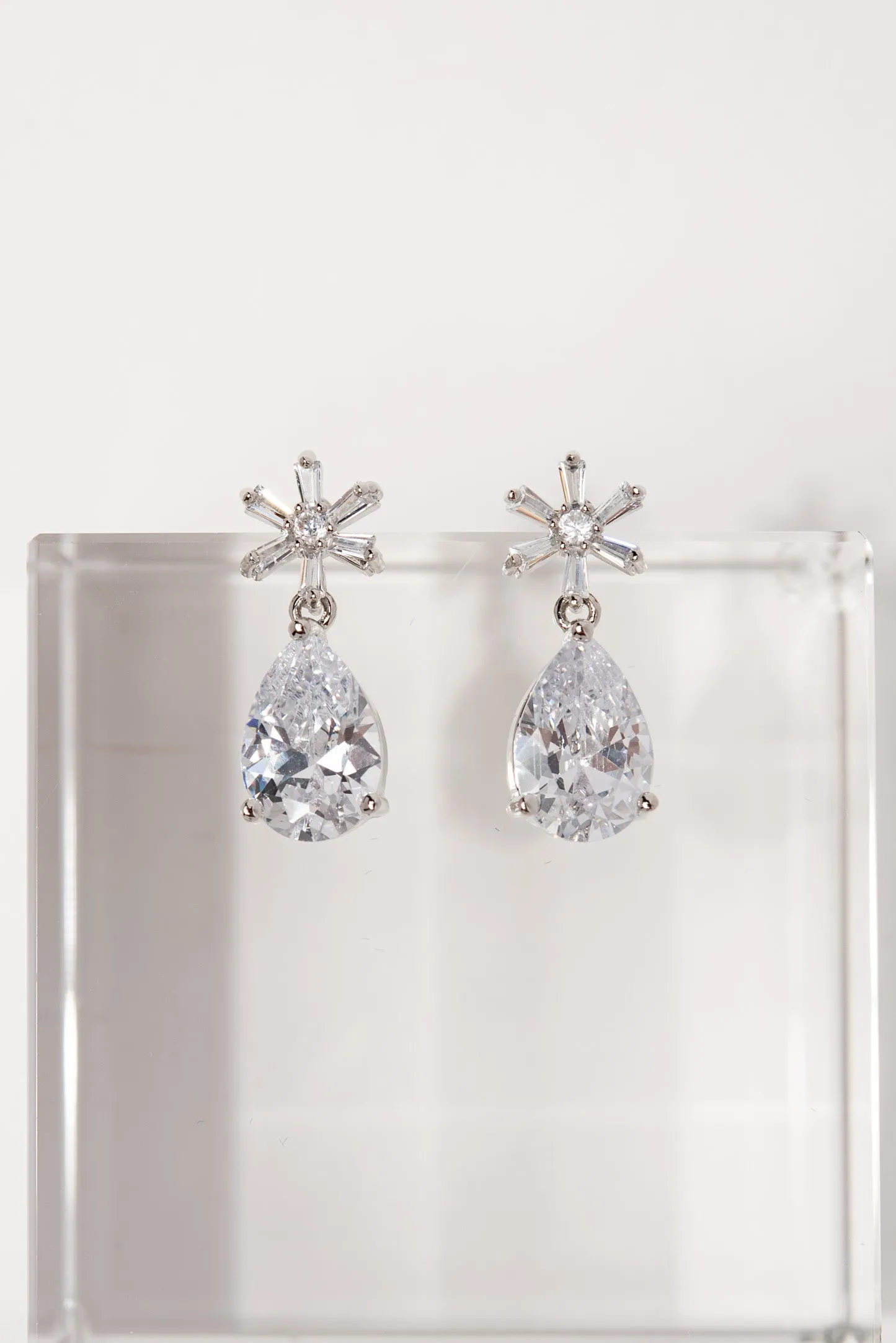 Jenna Glam Cubic Z Necklace Set - Silver