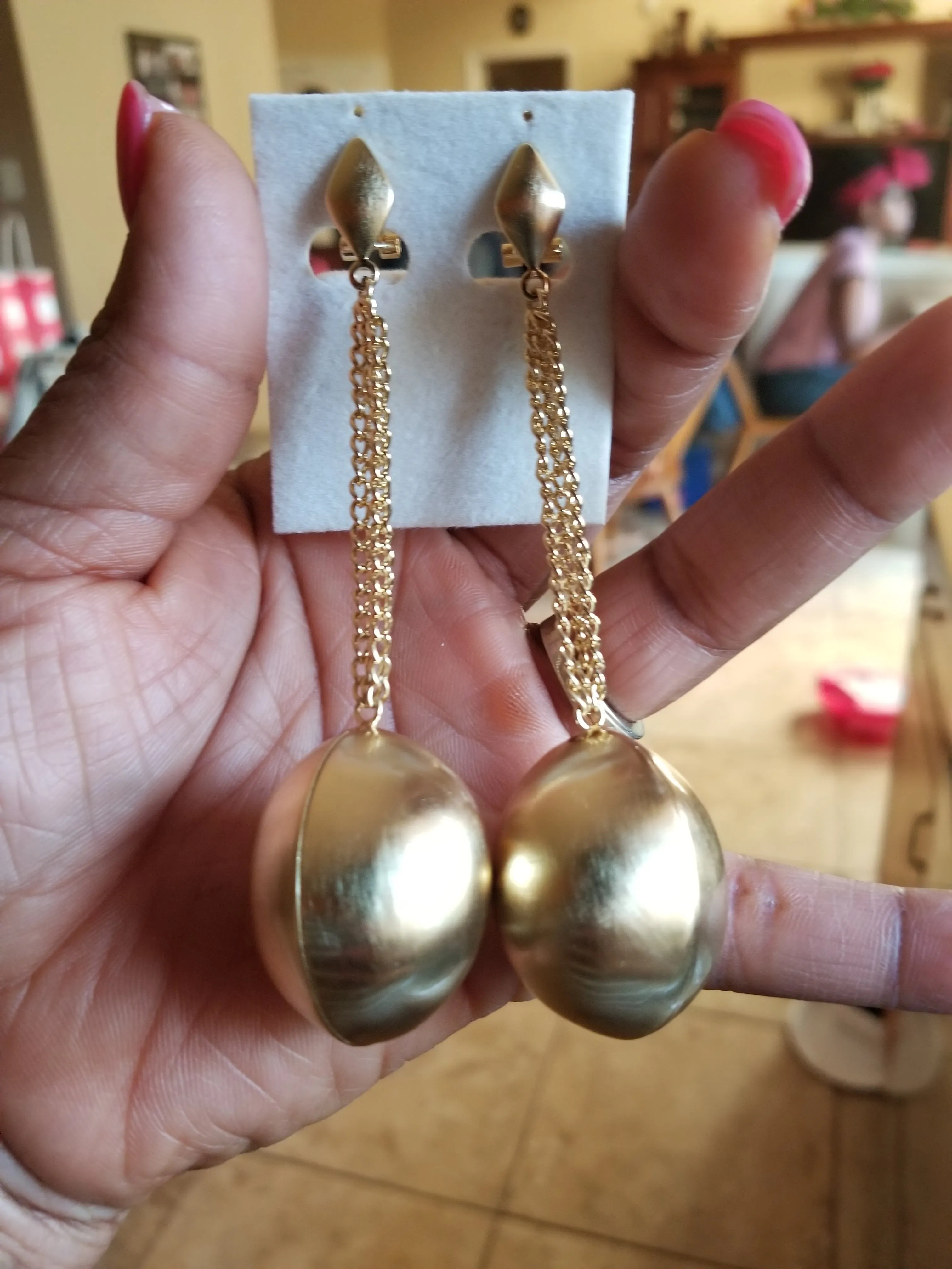 Latest drop-earrings in 18k gold electroplating. Top quality made hypoallergenic. Long lasting. Light weight earrings