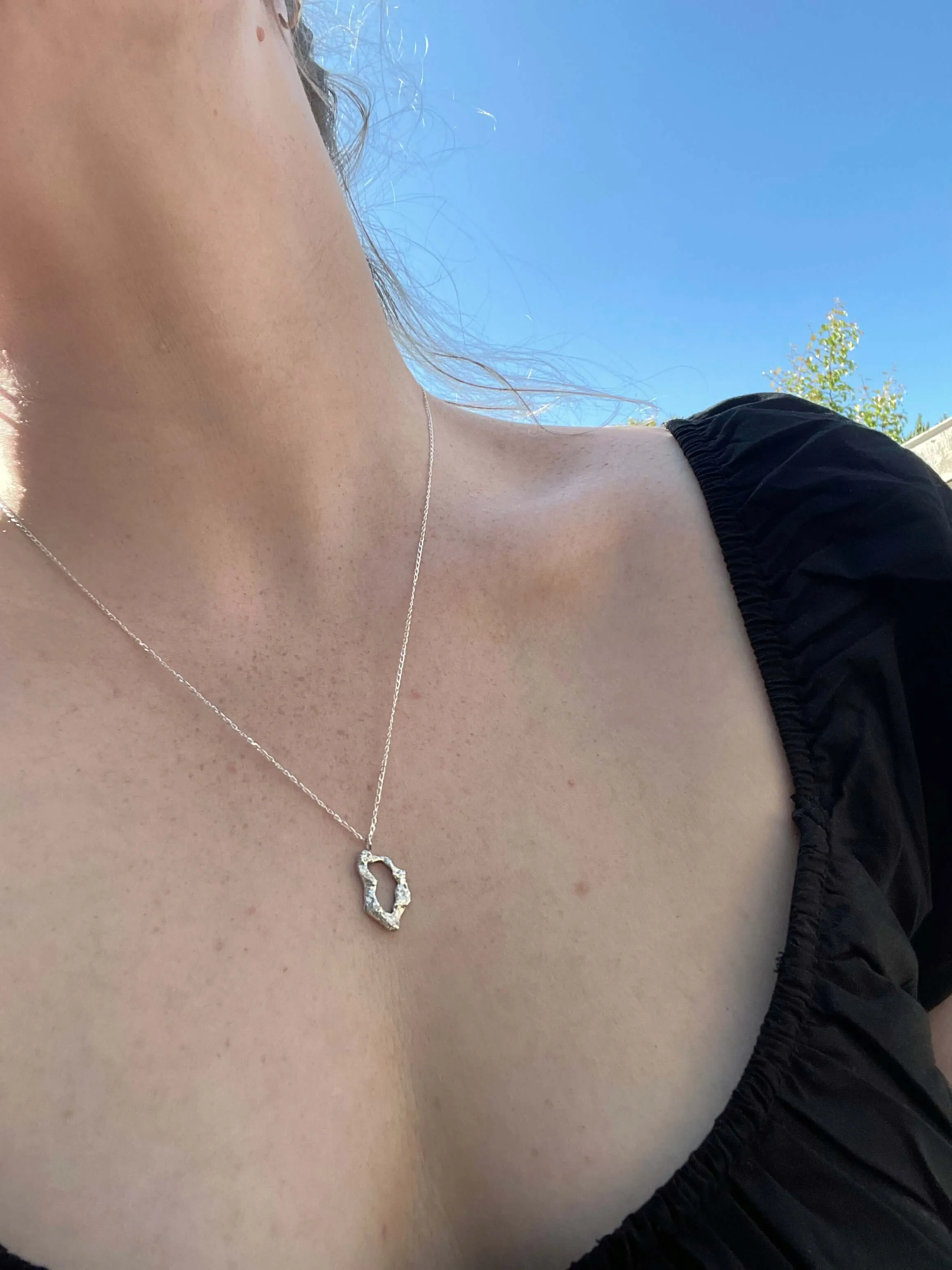 MAYA - Organic shaped oval pendant necklace