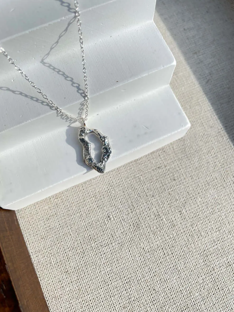 MAYA - Organic shaped oval pendant necklace