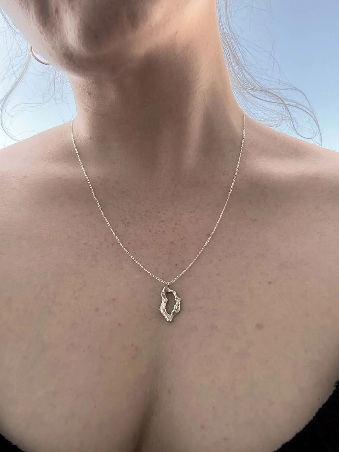 MAYA - Organic shaped oval pendant necklace