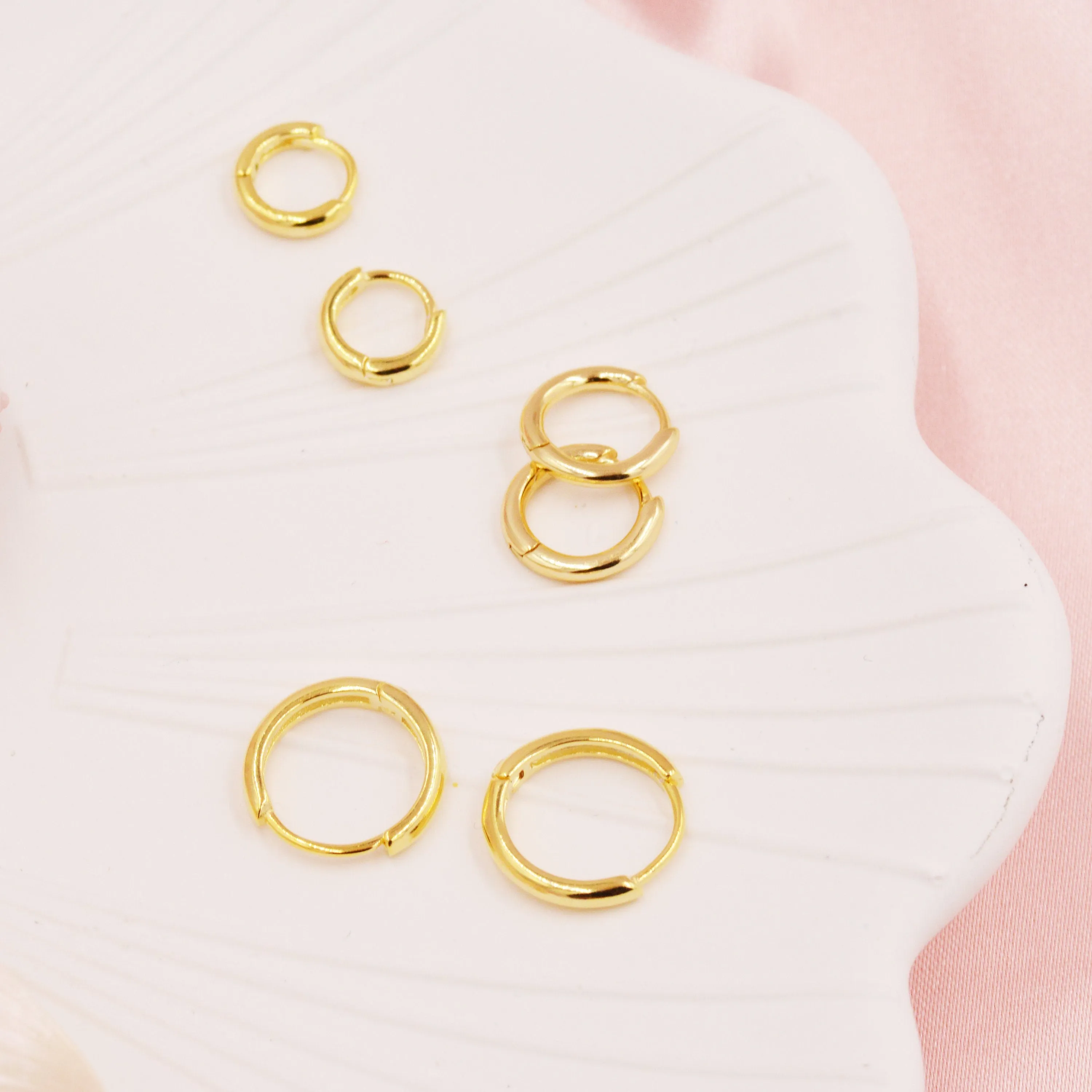 Minimalist Huggie Hoop Earrings in Sterling Silver, 6mm, 8mm, 9mm, 10mm, 12mm and 14mm Skinny Hoops, Rose Gold or Gold, Simple Hoop Earrings