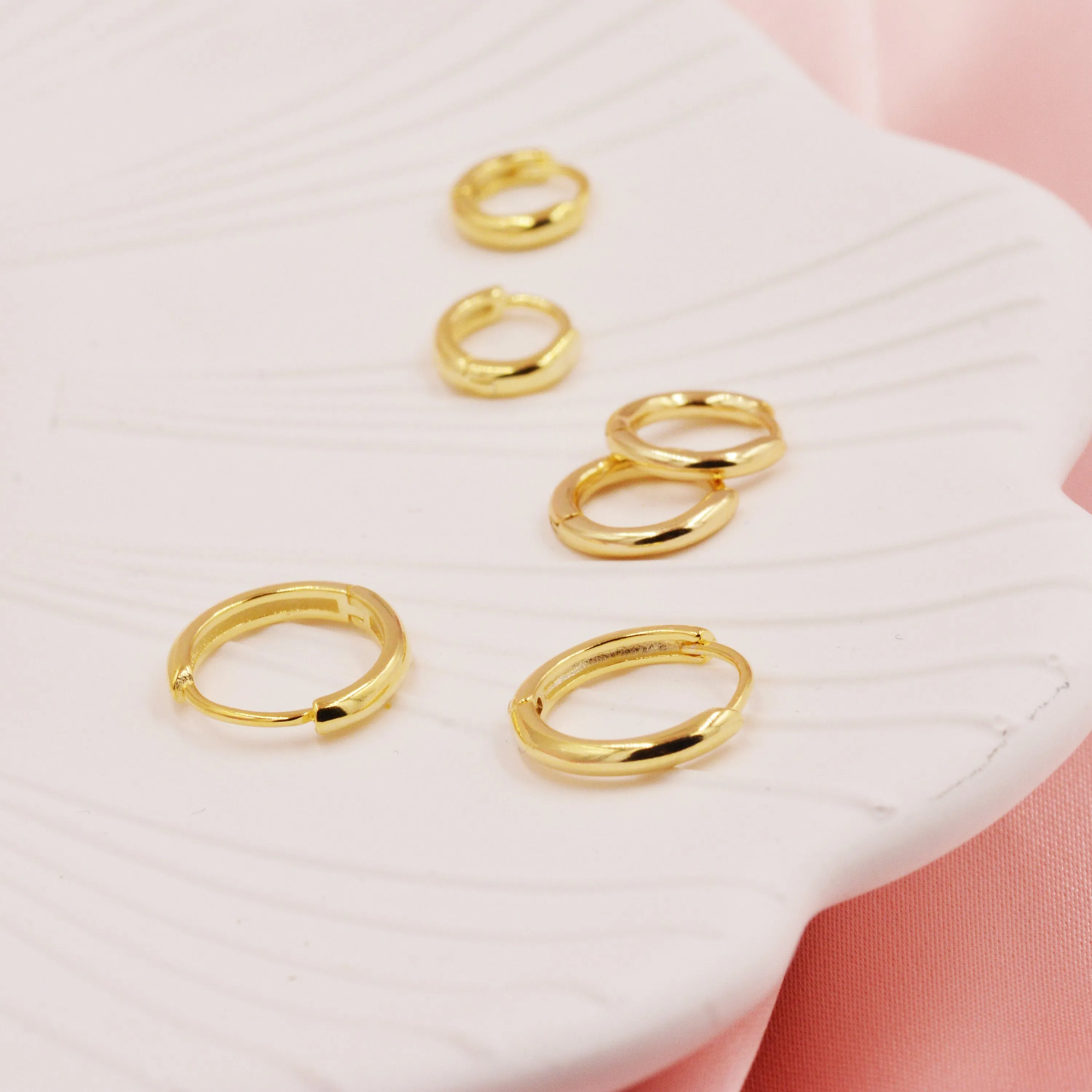 Minimalist Huggie Hoop Earrings in Sterling Silver, 6mm, 8mm, 9mm, 10mm, 12mm and 14mm Skinny Hoops, Rose Gold or Gold, Simple Hoop Earrings