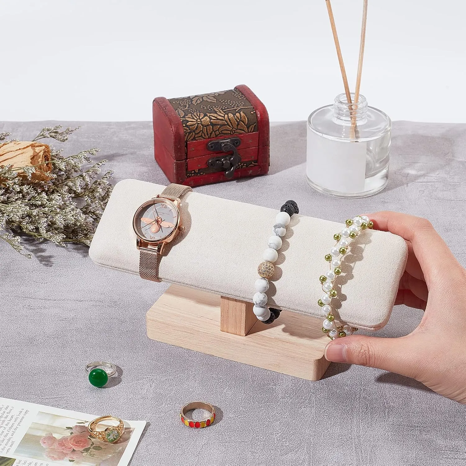 NBEADS Wooden Watch Display Stand, T-Bar Bracelet Holder Faux Suede Jewelry Organizer Holder Removable Bangle Pendants Anklet Tower Rack for Home Use, Retail Display Selling Gainsboro, 7.6x1.9x3.5inch