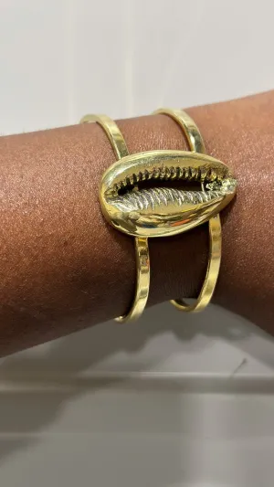 Oversized Gold Cowry Bracelet