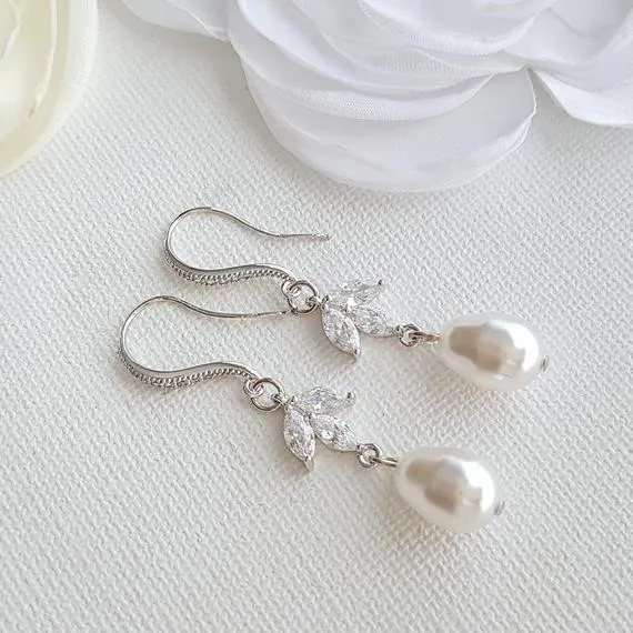 Pearl Dangle Earrings Gold-Leila