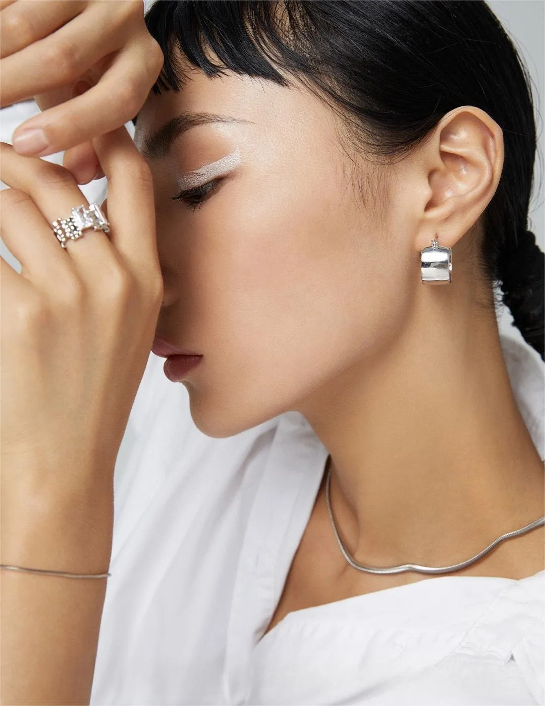 Simple C-shaped Hoop Earrings