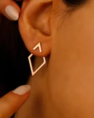 Simple diamond-shaped elegant earrings