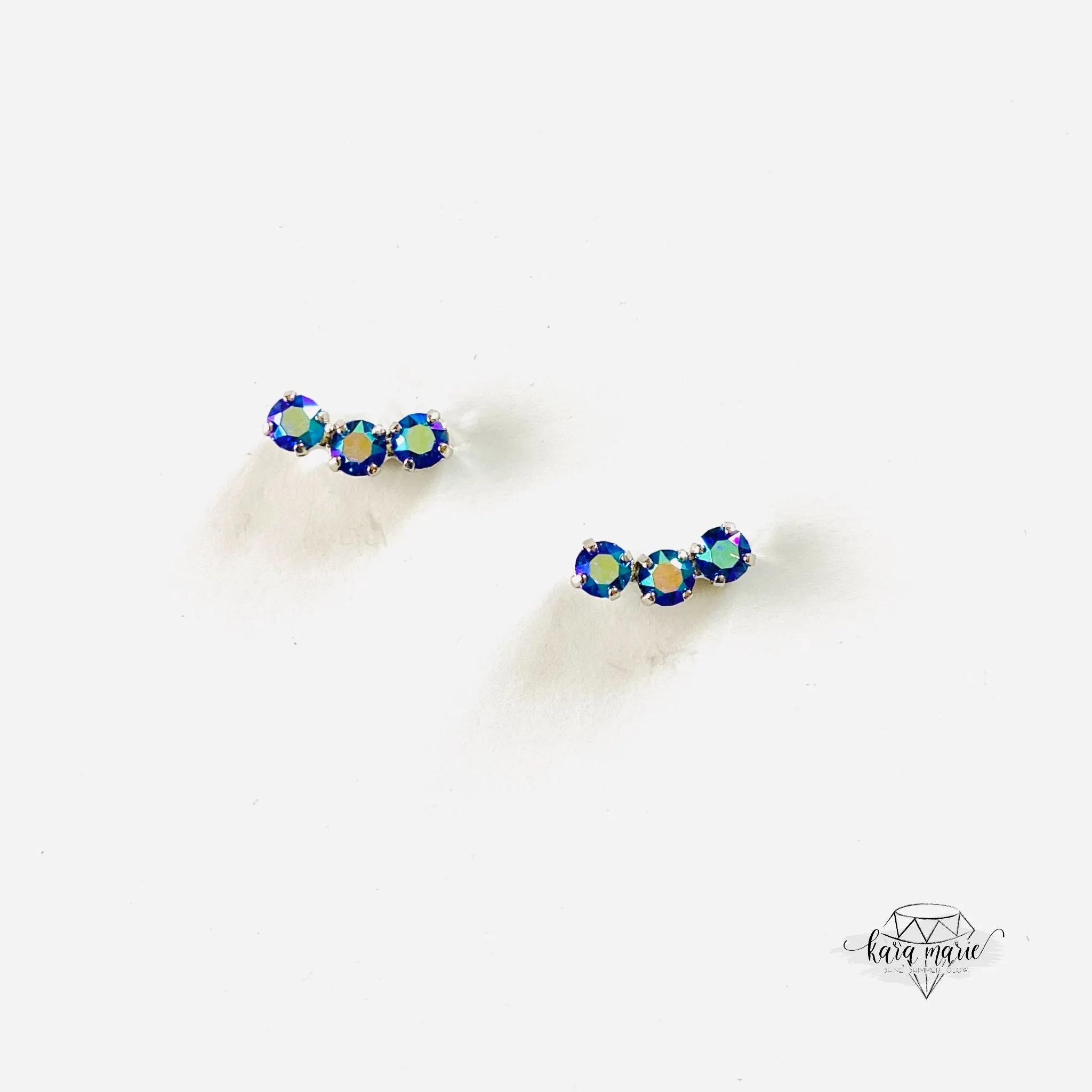 Simple Ear Crawler in Sapphire Glacier Blue