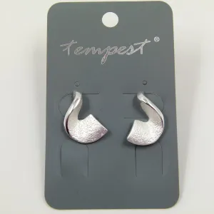 Simple swirl earrings