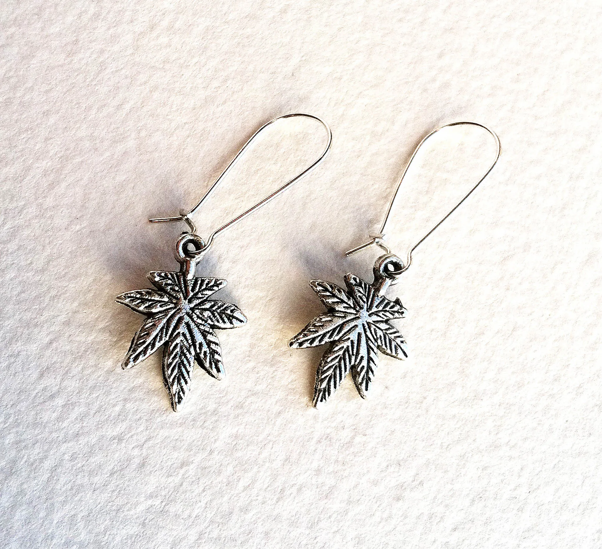 Simple Weed Earring - Silver