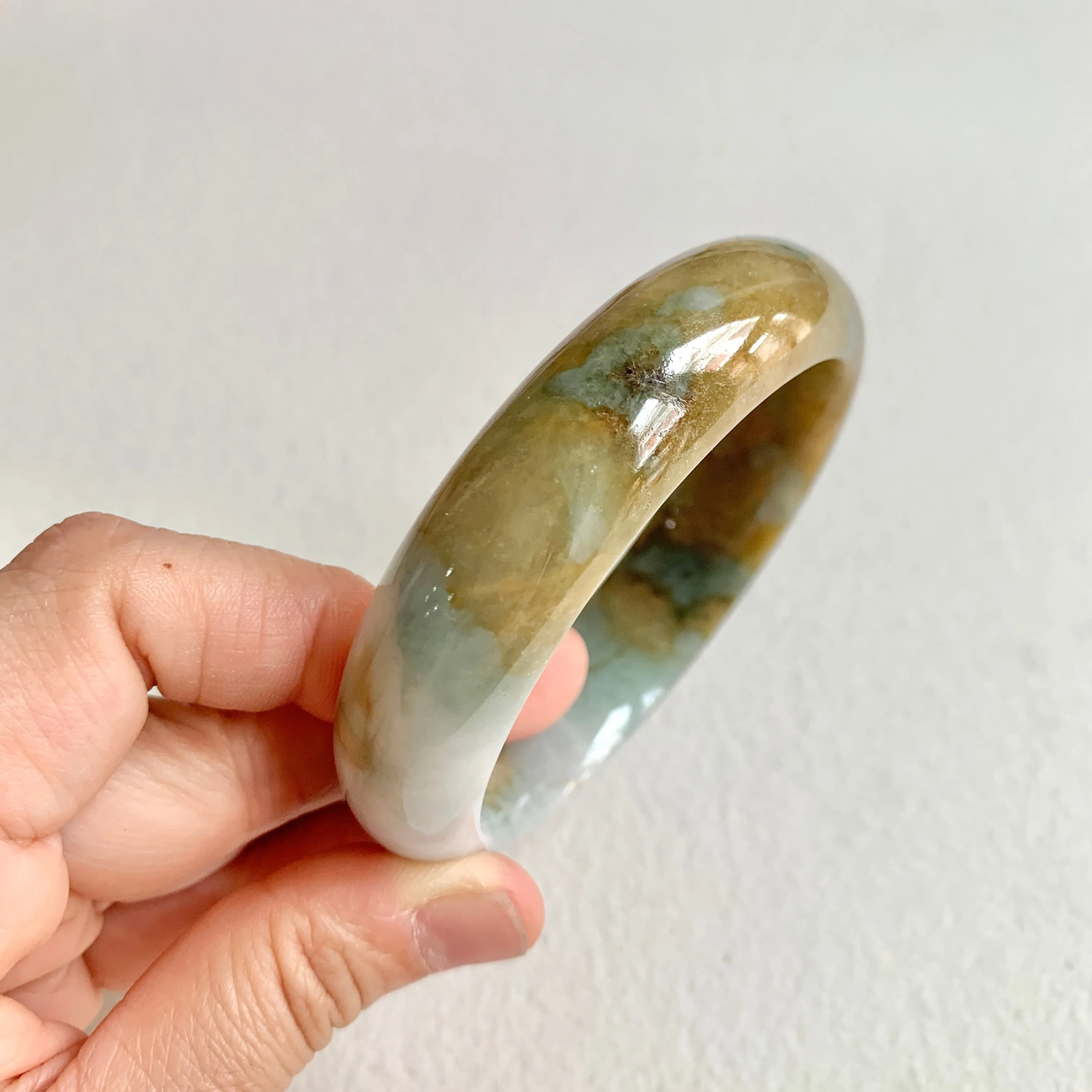 SOLD OUT: 58mm A-Grade Natural Earthy Tone Modern Round Bangle No. 600151