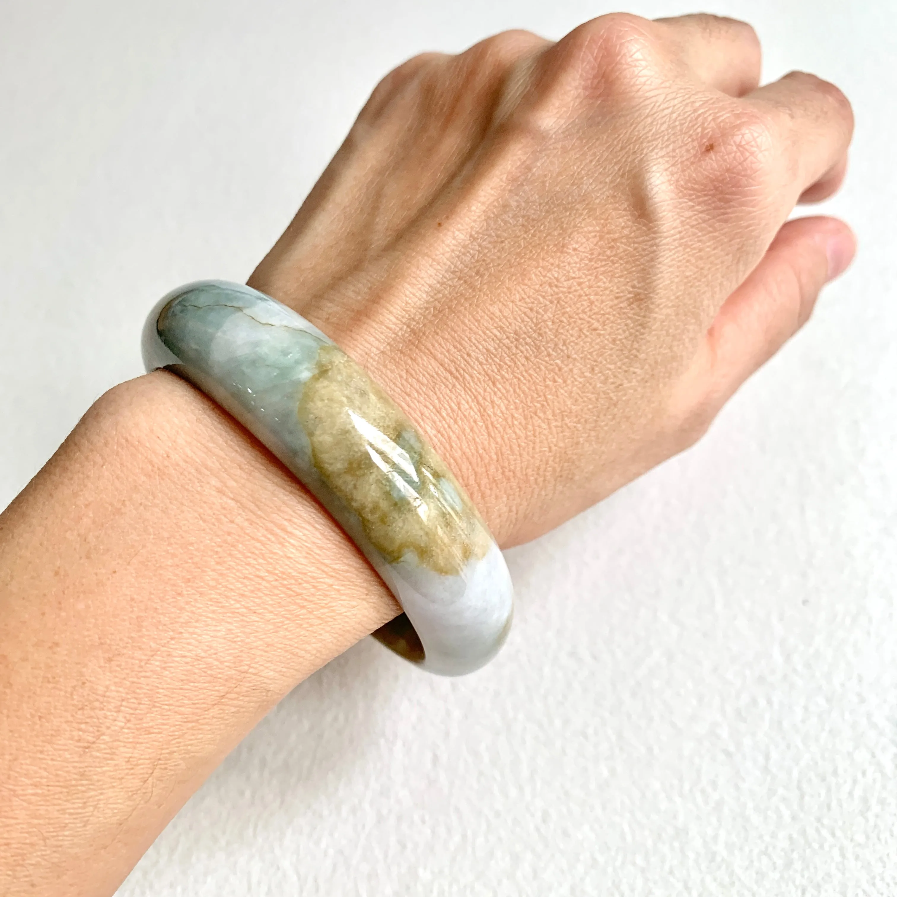 SOLD OUT: 58mm A-Grade Natural Earthy Tone Modern Round Bangle No. 600151