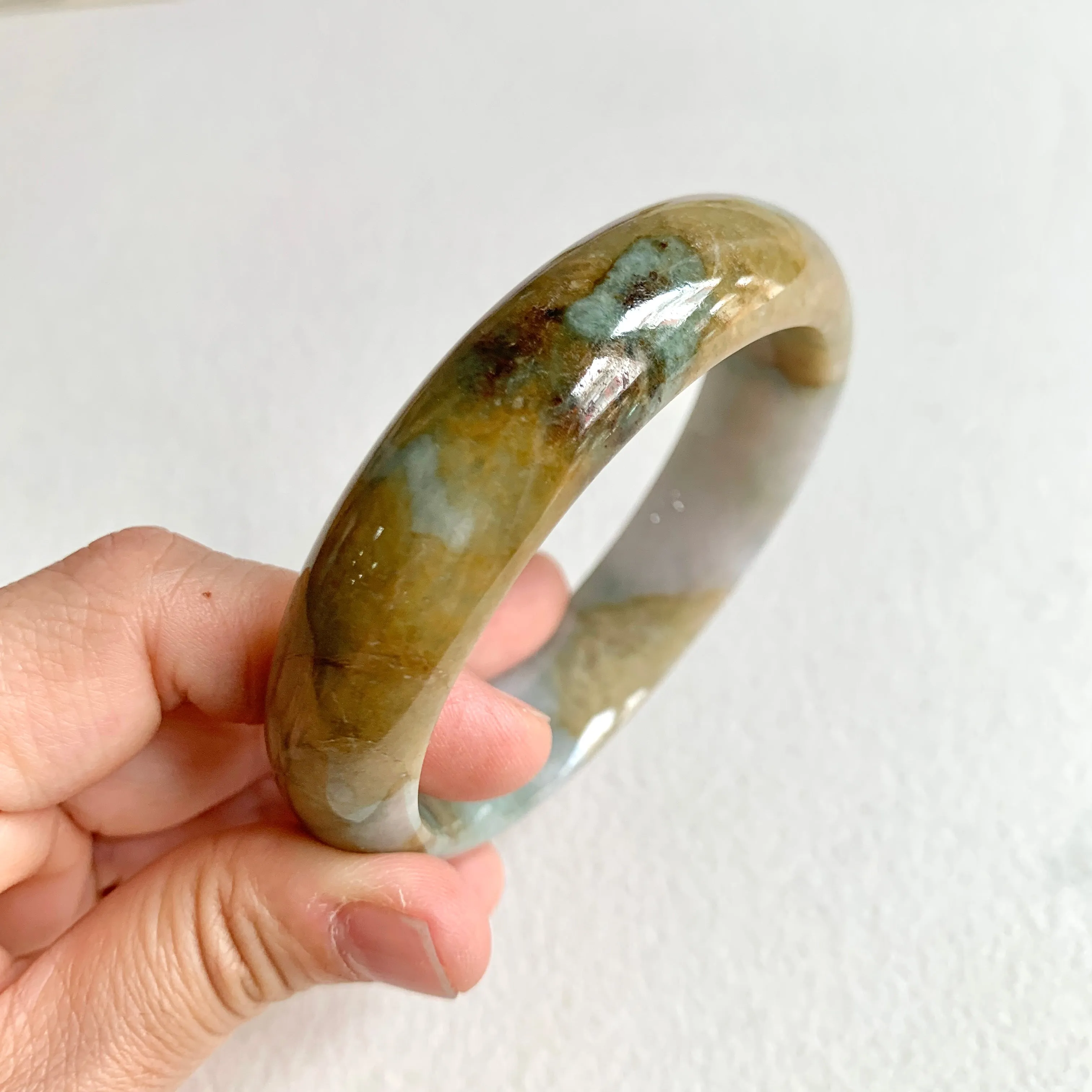 SOLD OUT: 58mm A-Grade Natural Earthy Tone Modern Round Bangle No. 600151