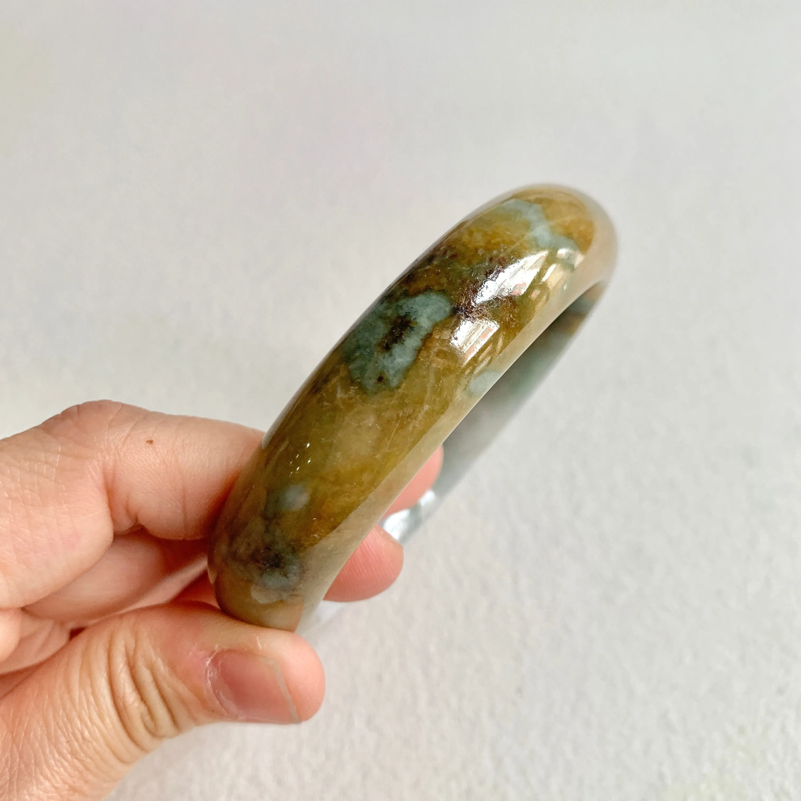 SOLD OUT: 58mm A-Grade Natural Earthy Tone Modern Round Bangle No. 600151