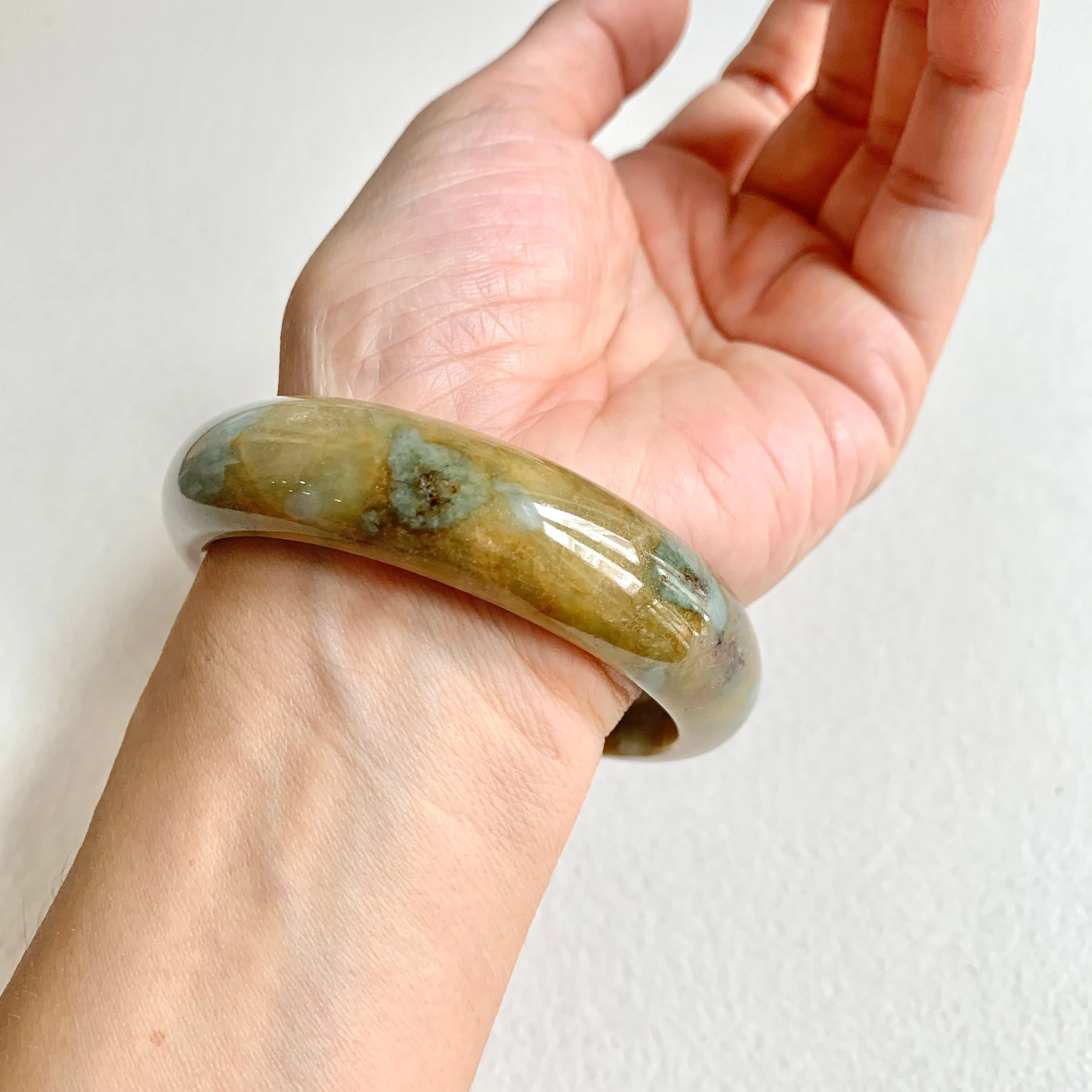 SOLD OUT: 58mm A-Grade Natural Earthy Tone Modern Round Bangle No. 600151